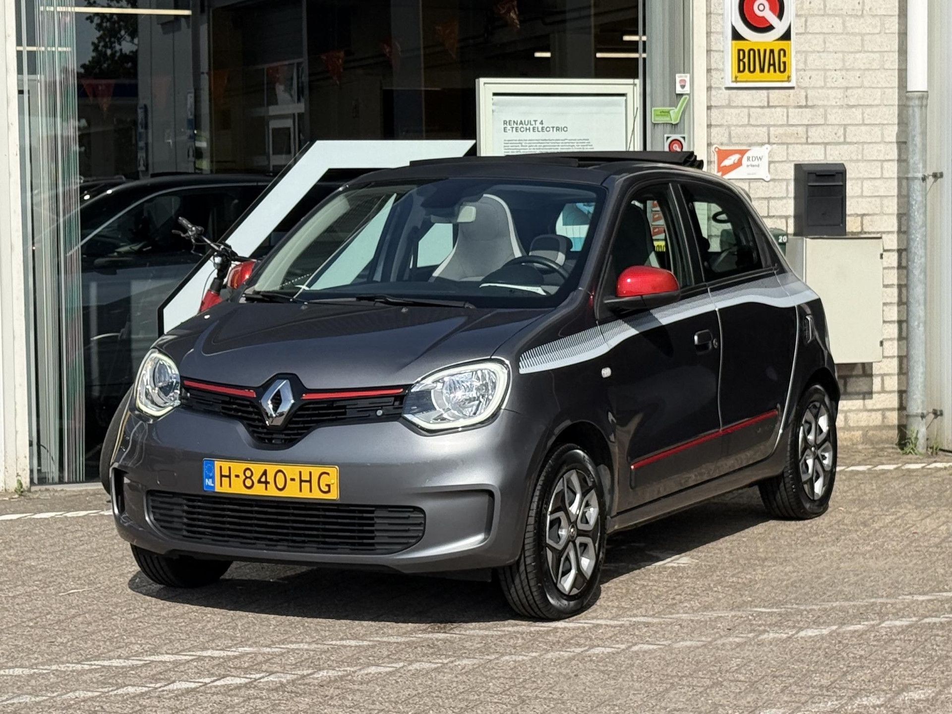 Renault Twingo met kenteken H-840-HG – detailfoto