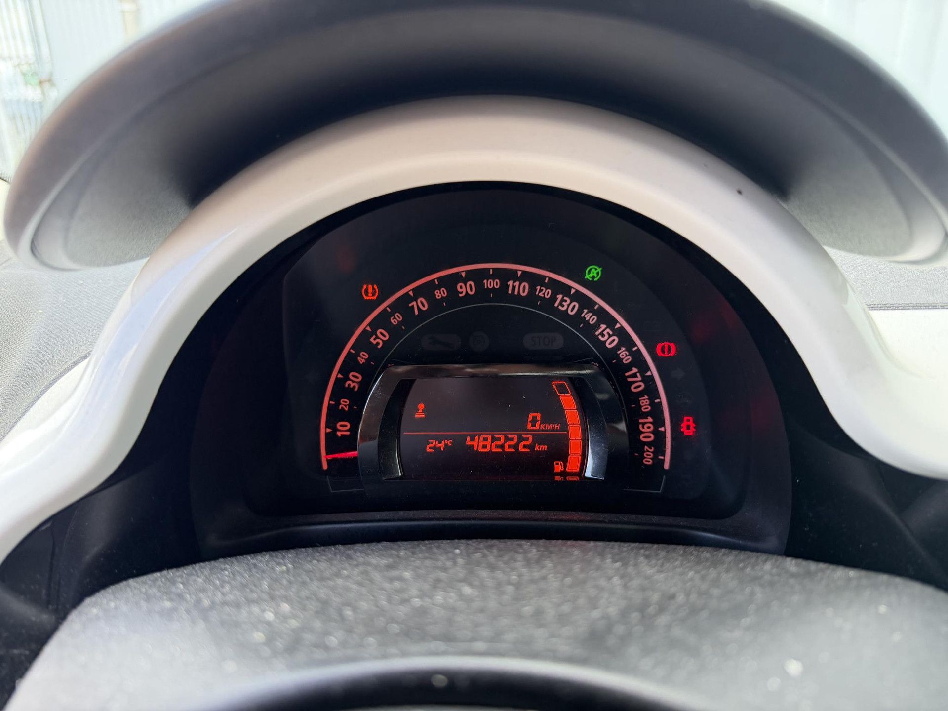 Renault Twingo met kenteken J-027-VF – dashboard