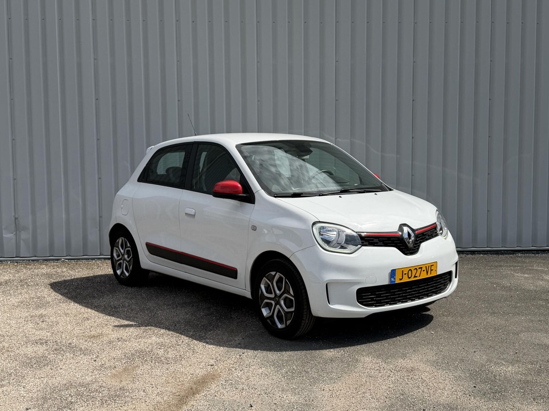 Renault Twingo met kenteken J-027-VF – detailfoto