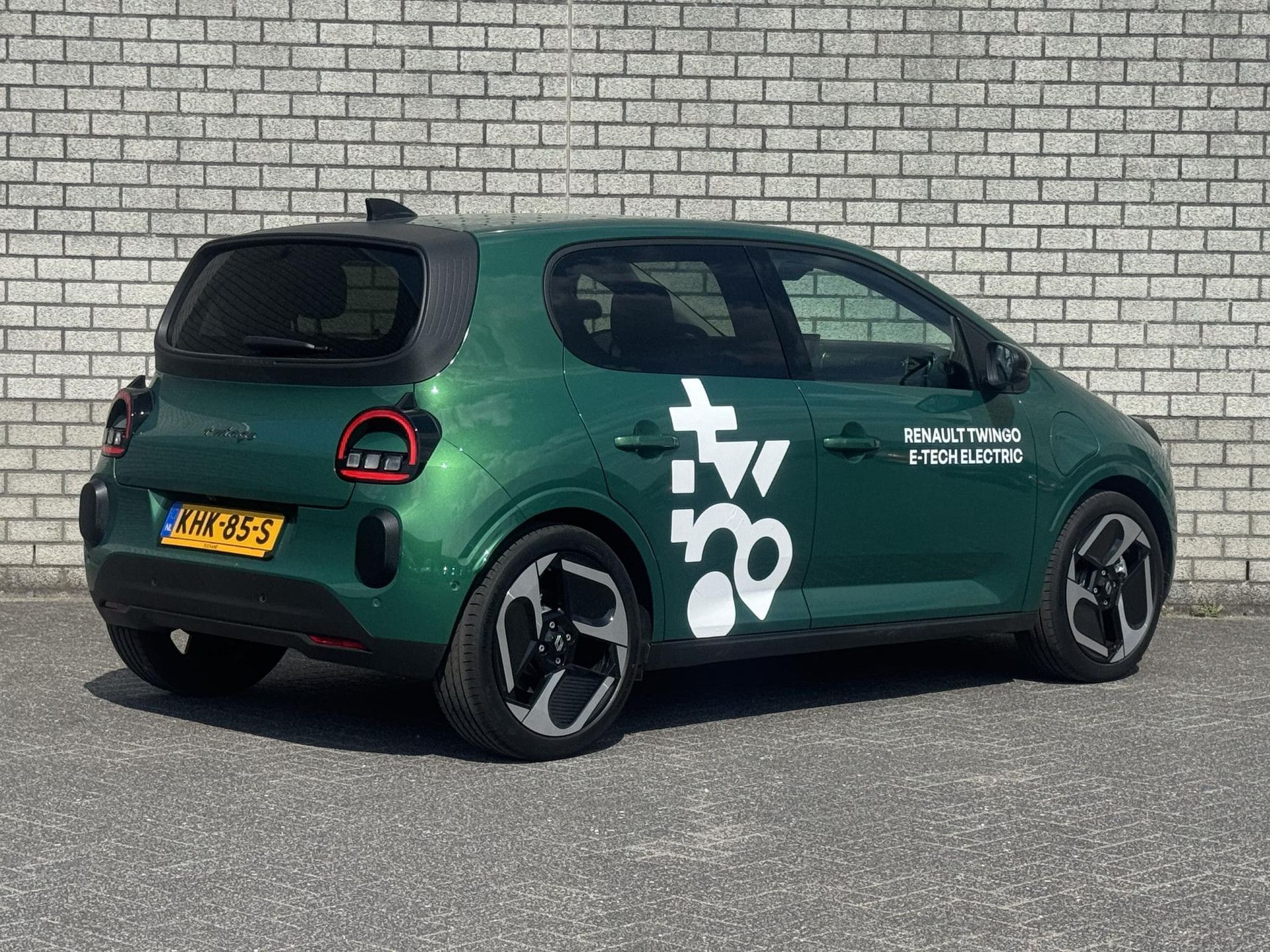 Renault Twingo met kenteken KHB-76-J – achteraanzicht