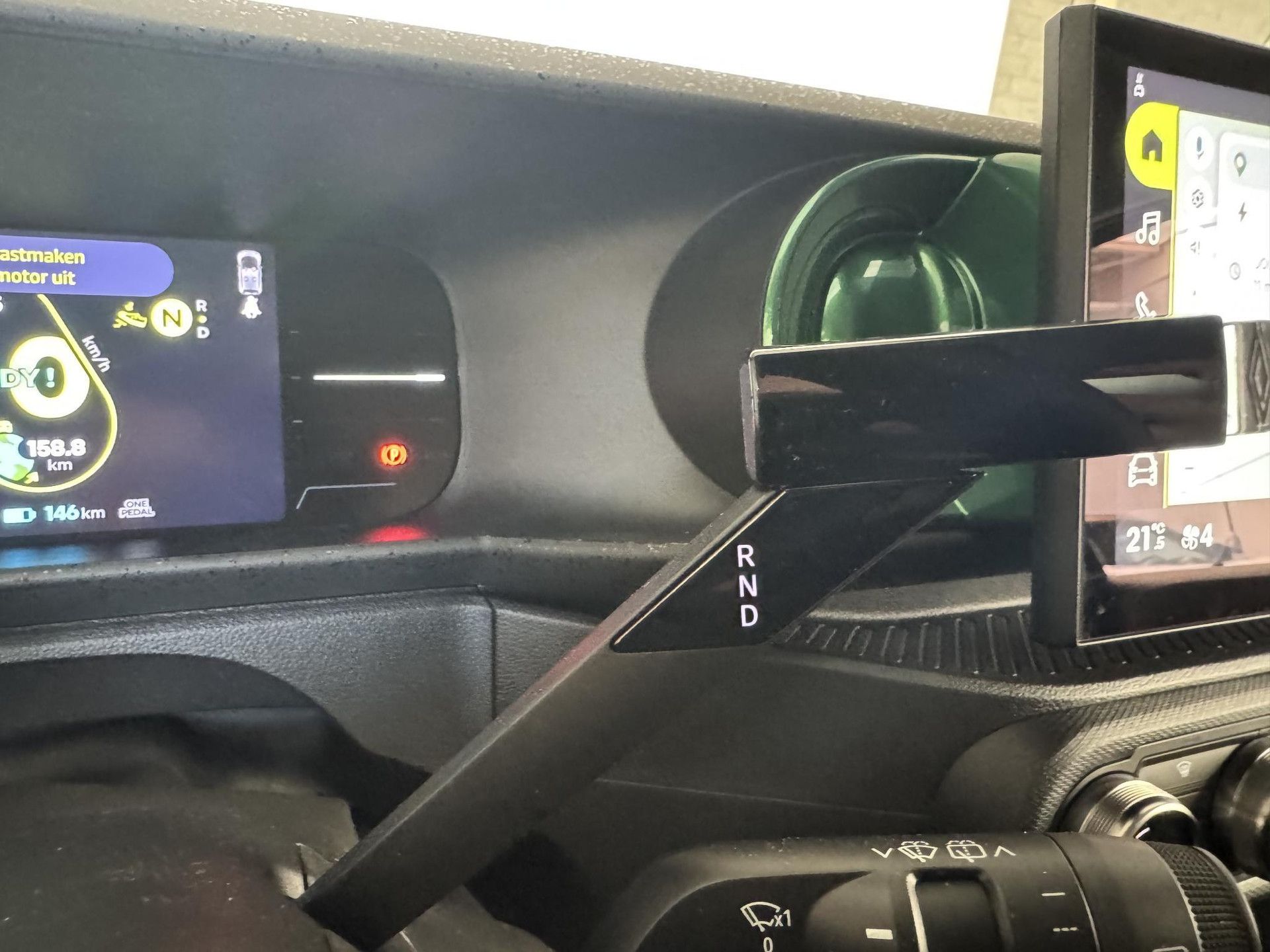 Renault Twingo met kenteken KHB-76-J – dashboard