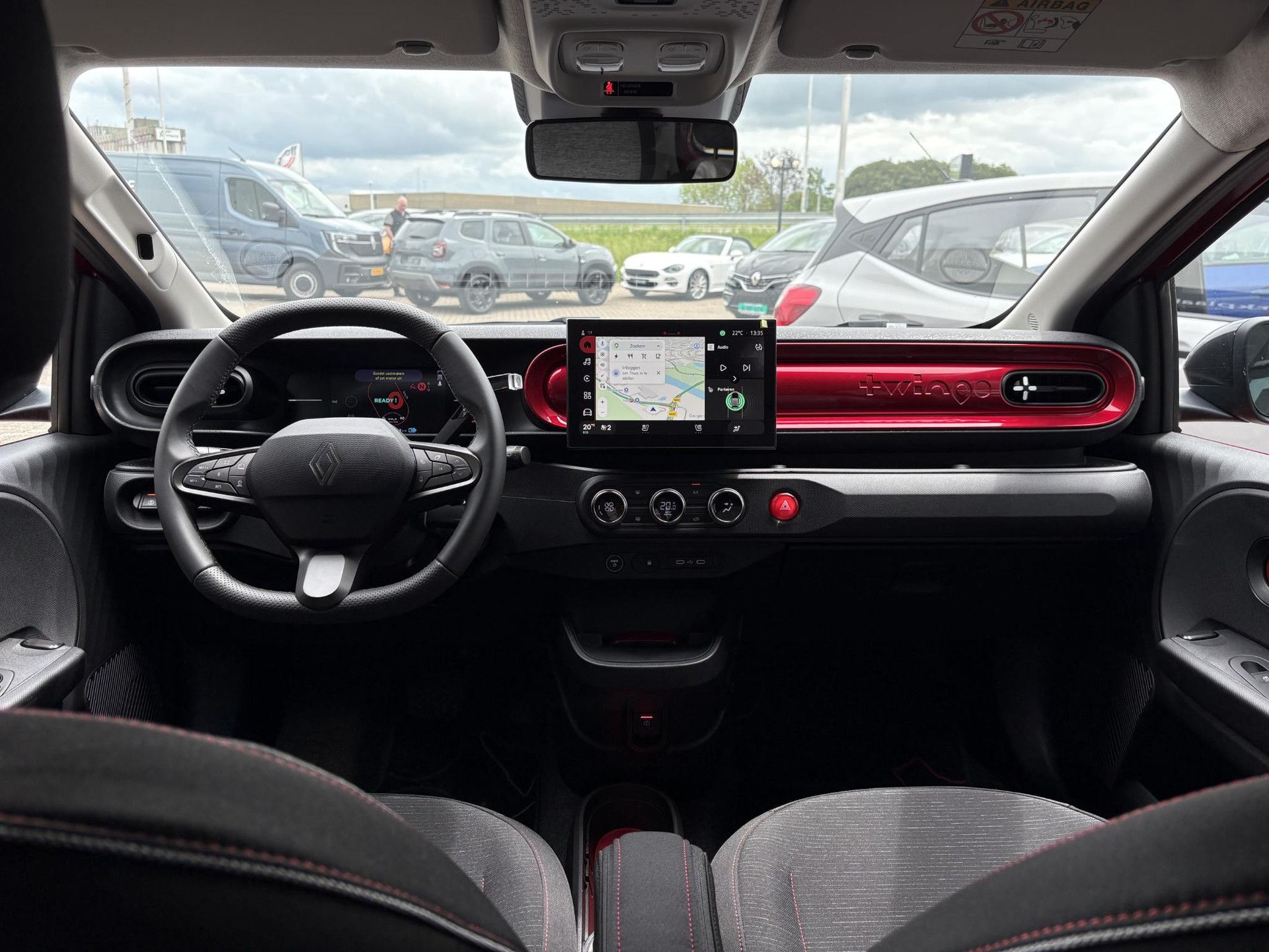 Renault Twingo met kenteken KHB-77-J – interieur