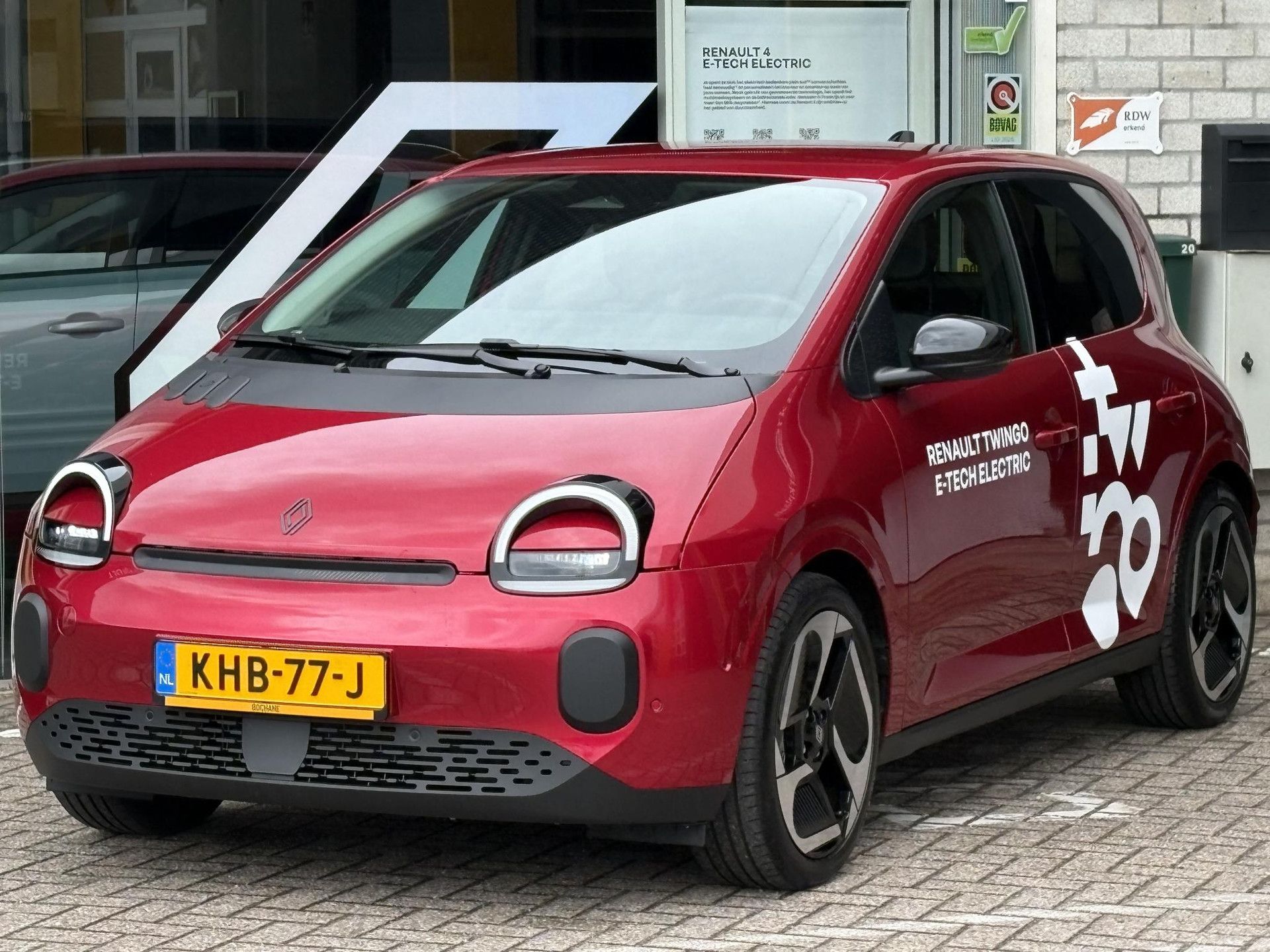 Renault Twingo met kenteken KHB-77-J – detailfoto