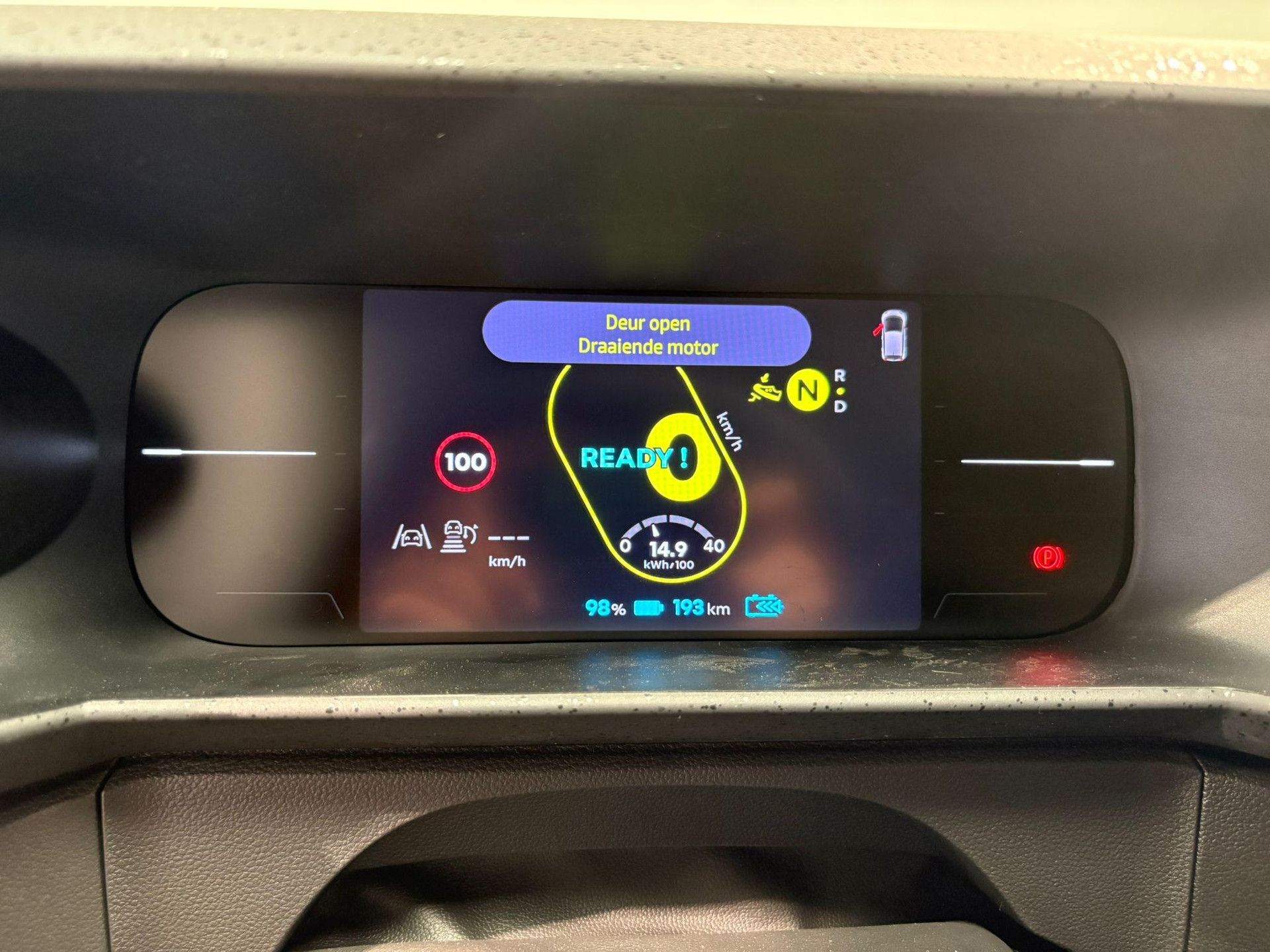 Renault Twingo met kenteken KHK-48-S – dashboard