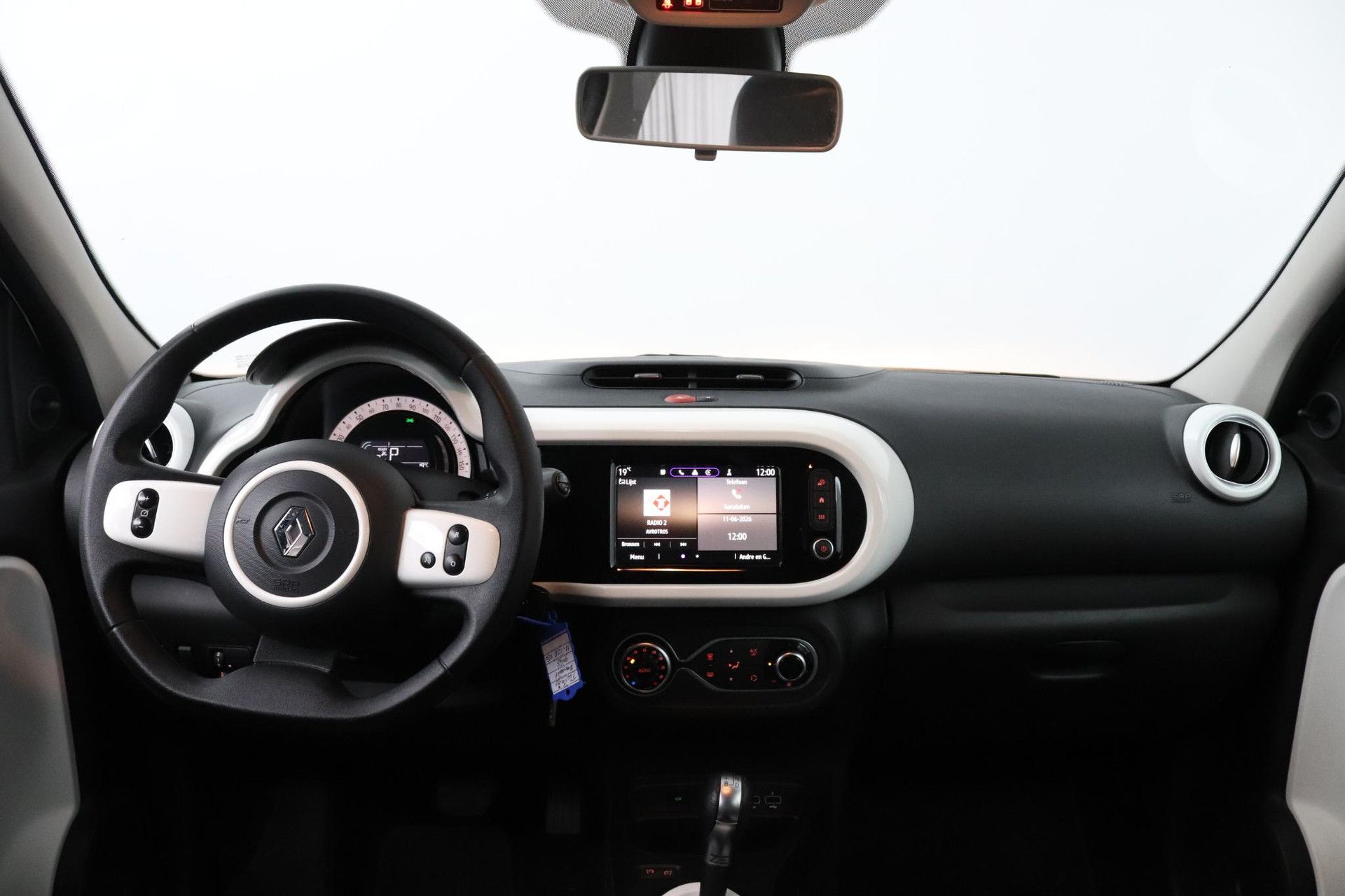 Renault Twingo met kenteken N-138-XG – interieur