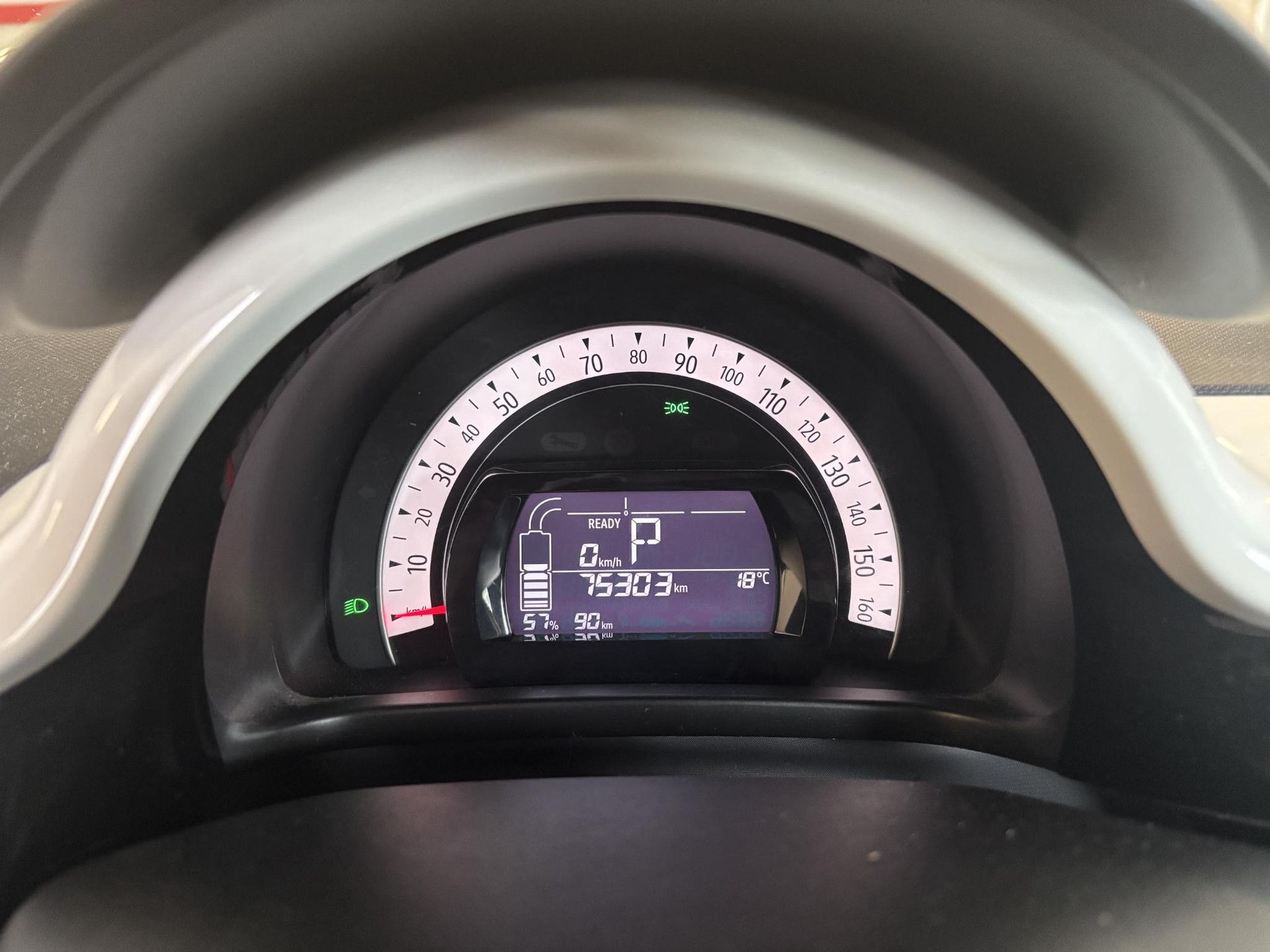 Renault Twingo met kenteken N-138-XG – dashboard