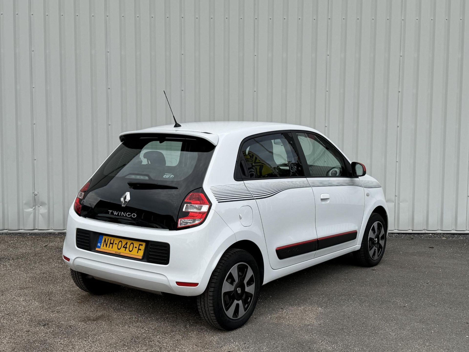 Renault Twingo met kenteken NH-040-F – achteraanzicht