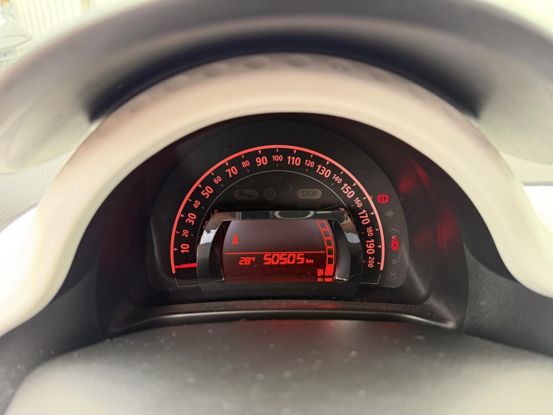 Renault Twingo met kenteken NH-040-F – dashboard