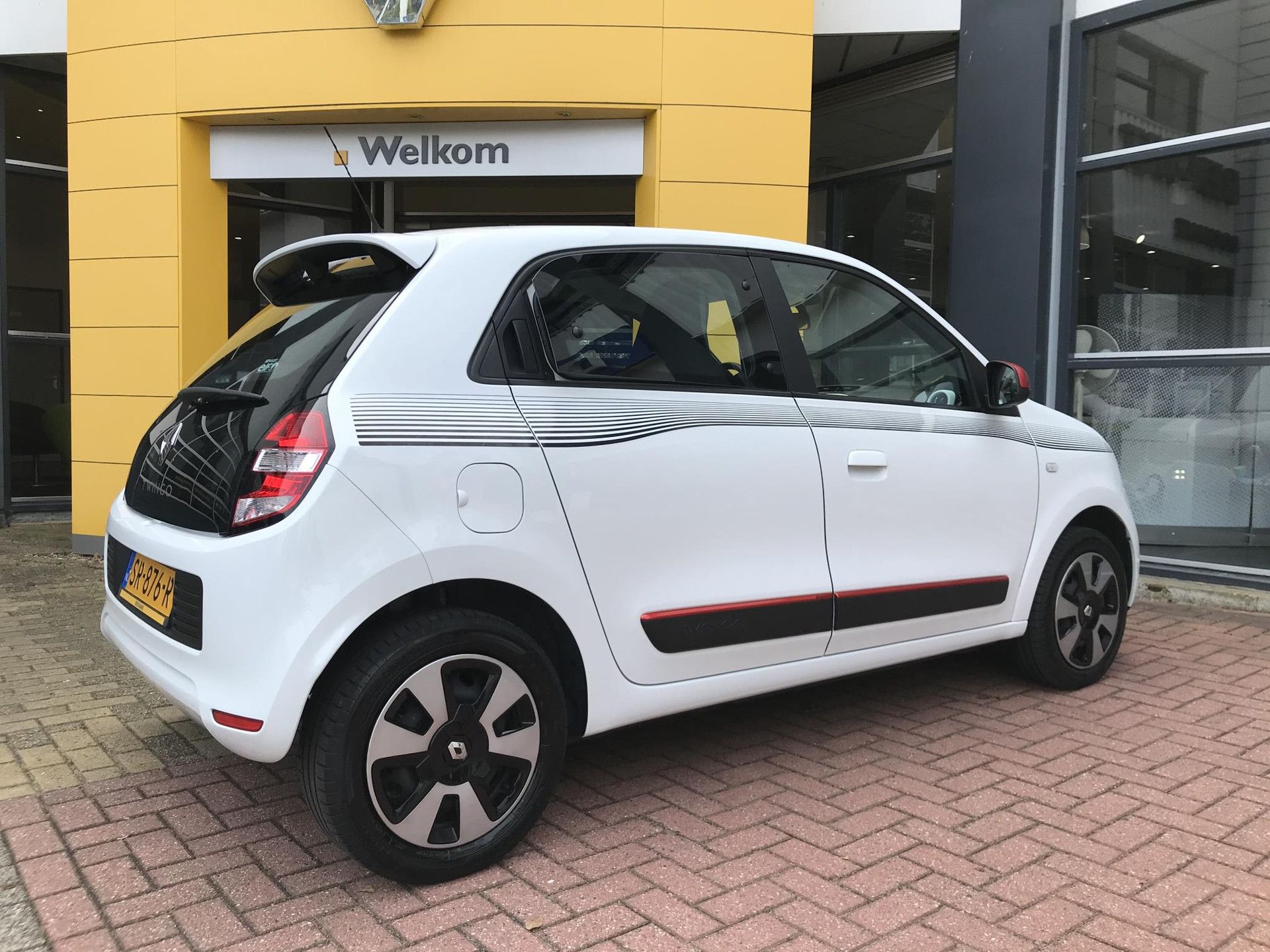 Renault Twingo met kenteken SR-876-R – achteraanzicht