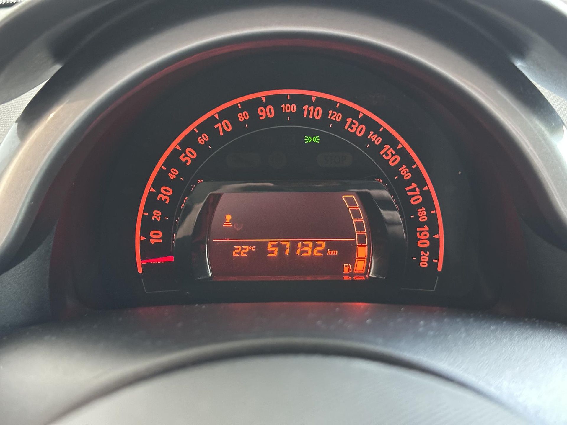 Renault Twingo met kenteken XH-676-K – dashboard