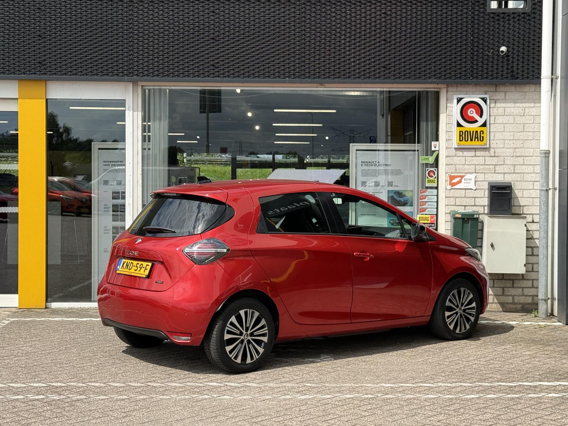 Renault ZOE met kenteken KND-59-F – achteraanzicht
