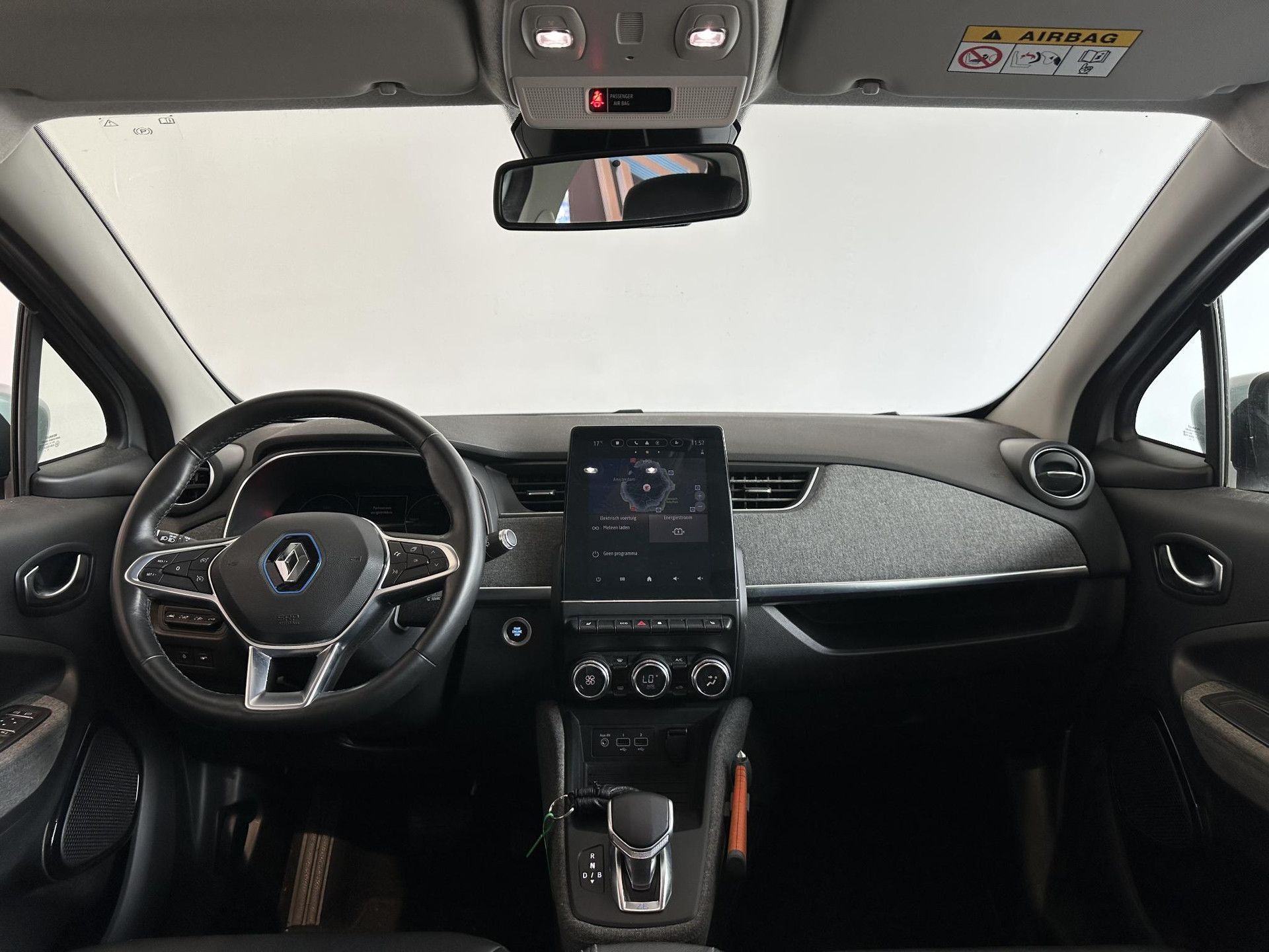 Renault ZOE met kenteken N-747-RX – interieur