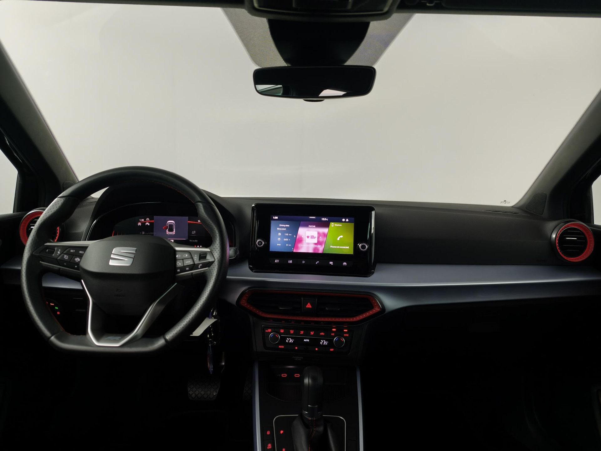 SEAT Arona met kenteken KGS-65-J – interieur