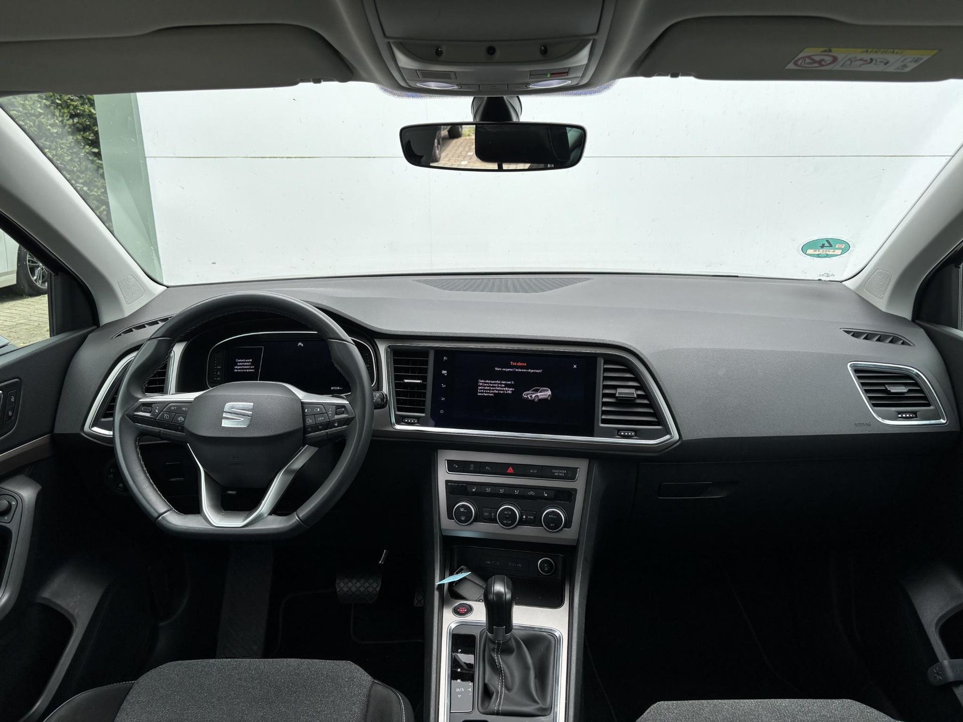 SEAT Ateca met kenteken S-202-FR – interieur