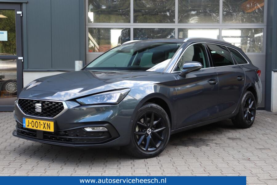 SEAT Leon met kenteken J-001-XN – vooraanzicht