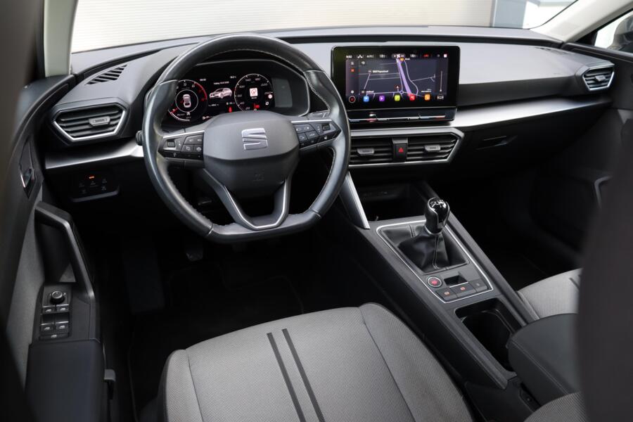 SEAT Leon met kenteken J-001-XN – achteraanzicht