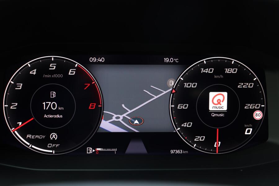 SEAT Leon met kenteken J-001-XN – dashboard