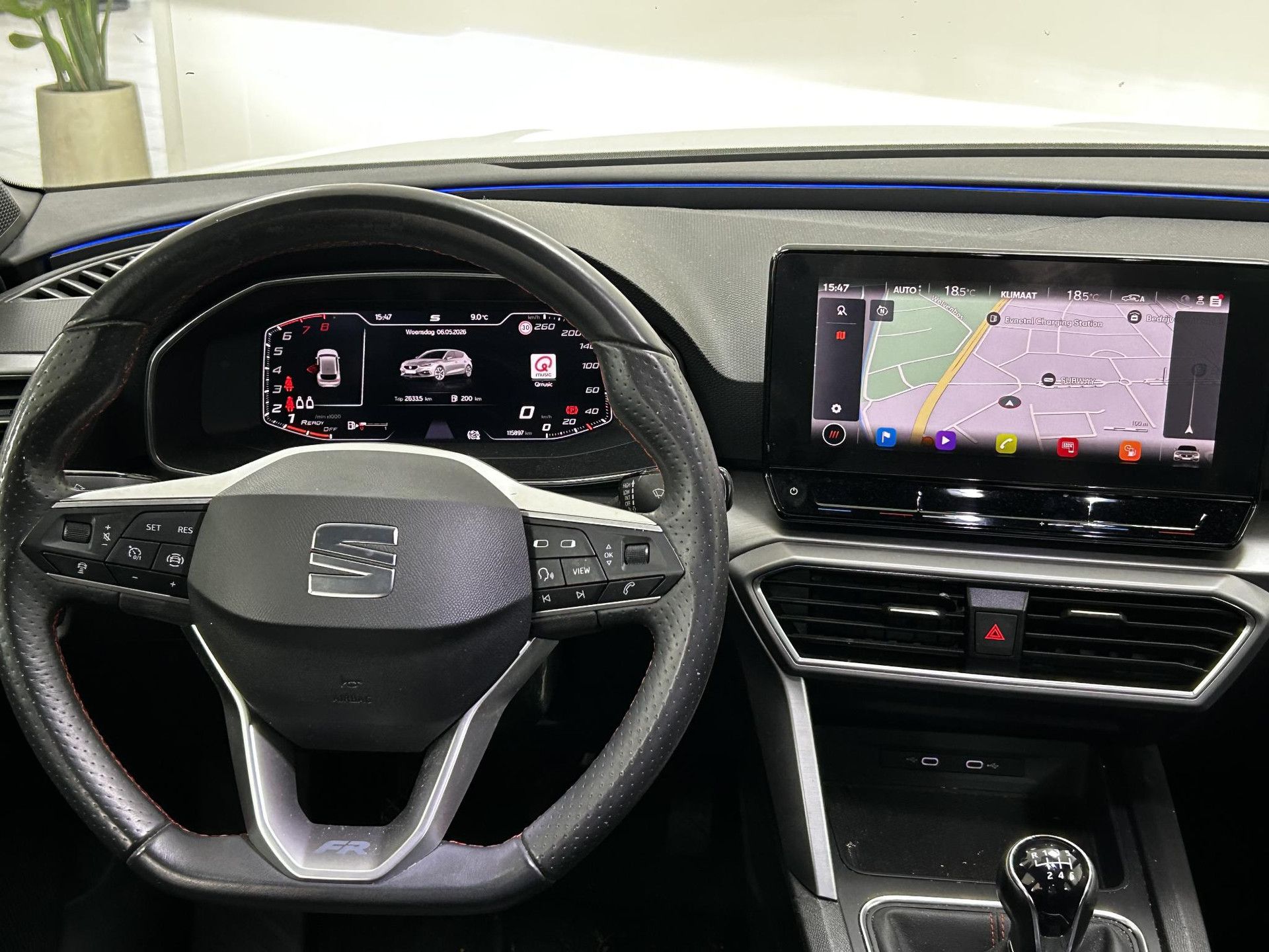 SEAT Leon met kenteken K-584-GJ – interieur