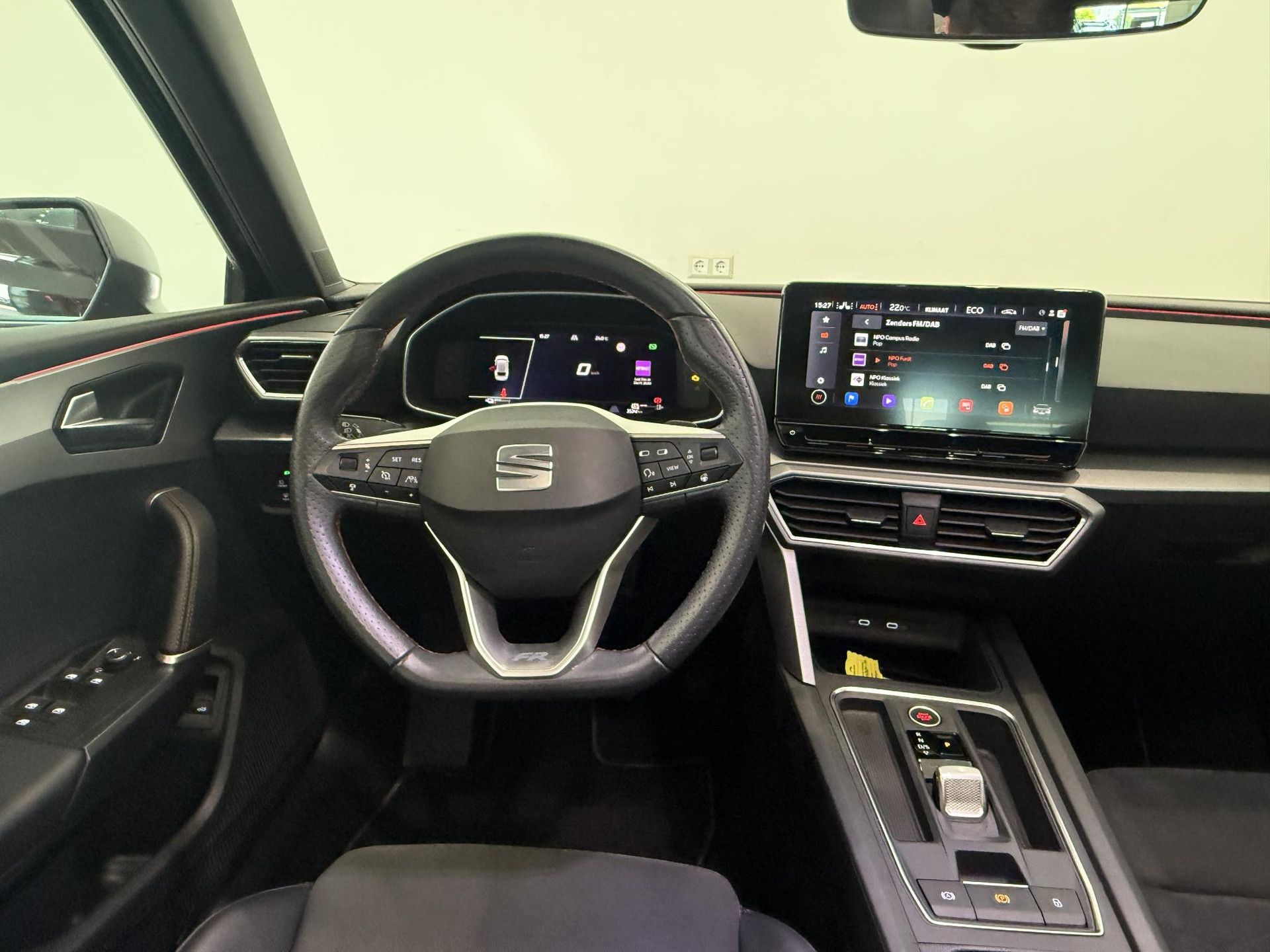 SEAT Leon met kenteken KLS-20-Z – interieur