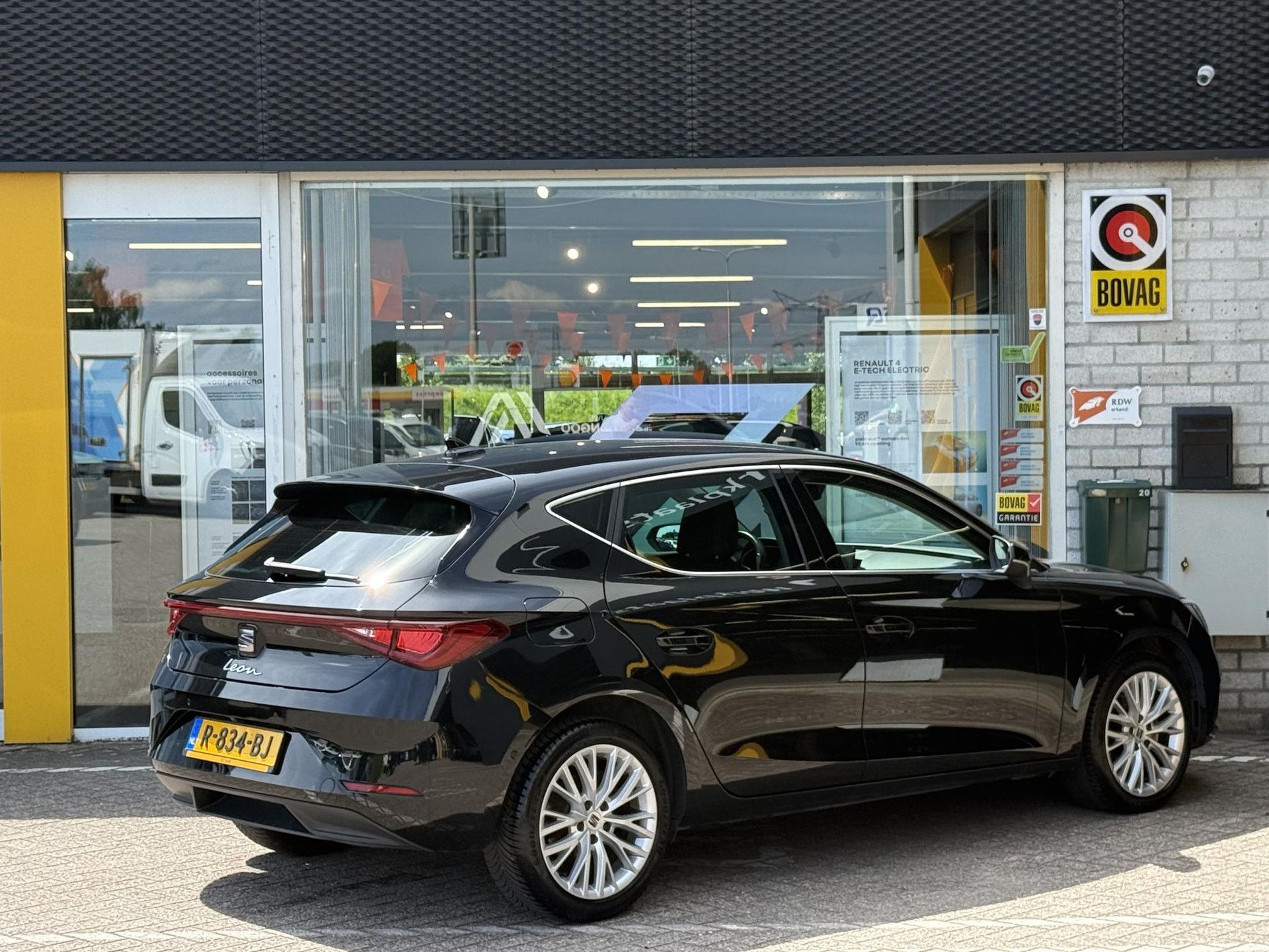 SEAT Leon met kenteken R-834-BJ – achteraanzicht