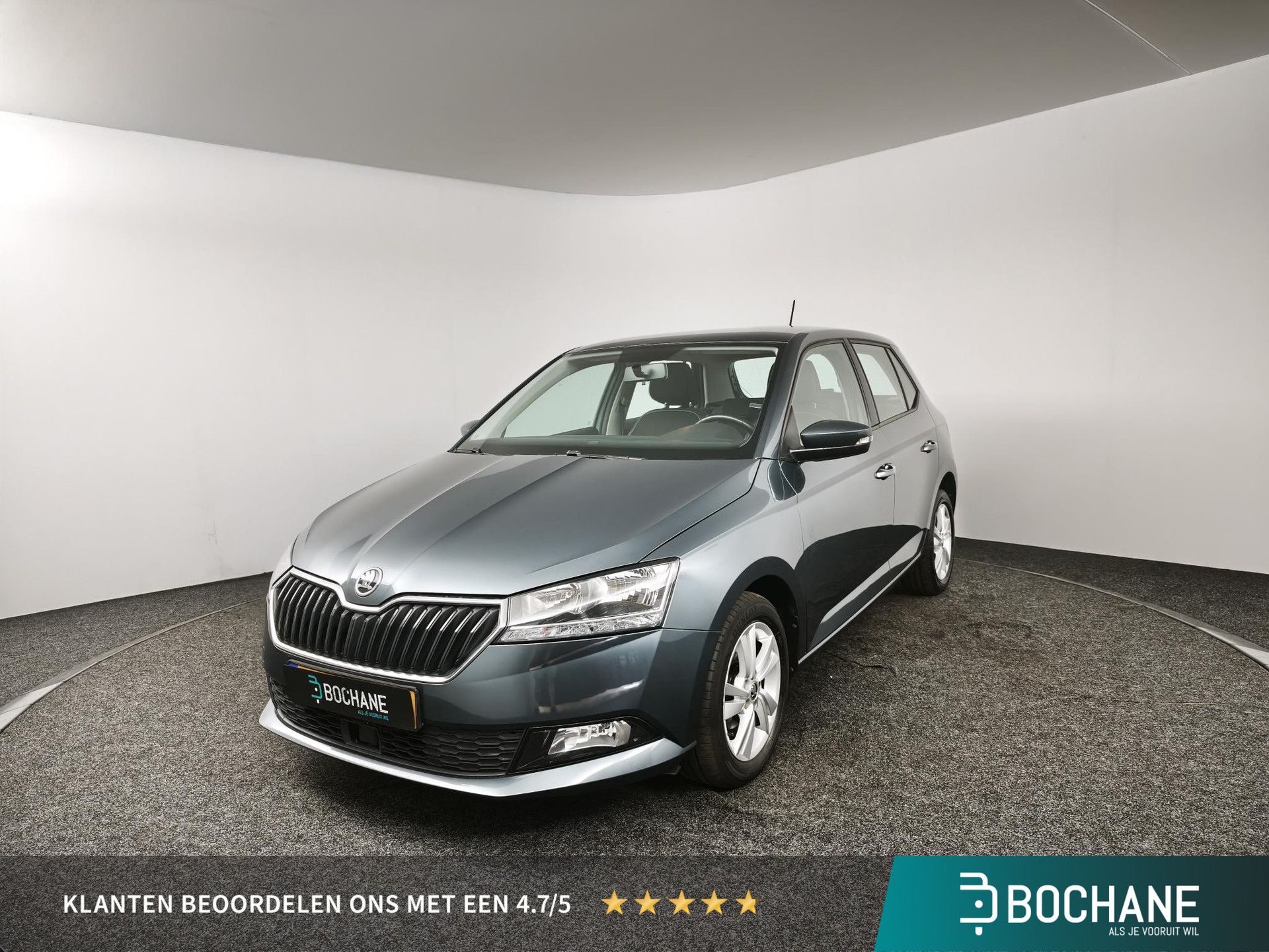 Skoda Fabia met kenteken L-964-FP – vooraanzicht
