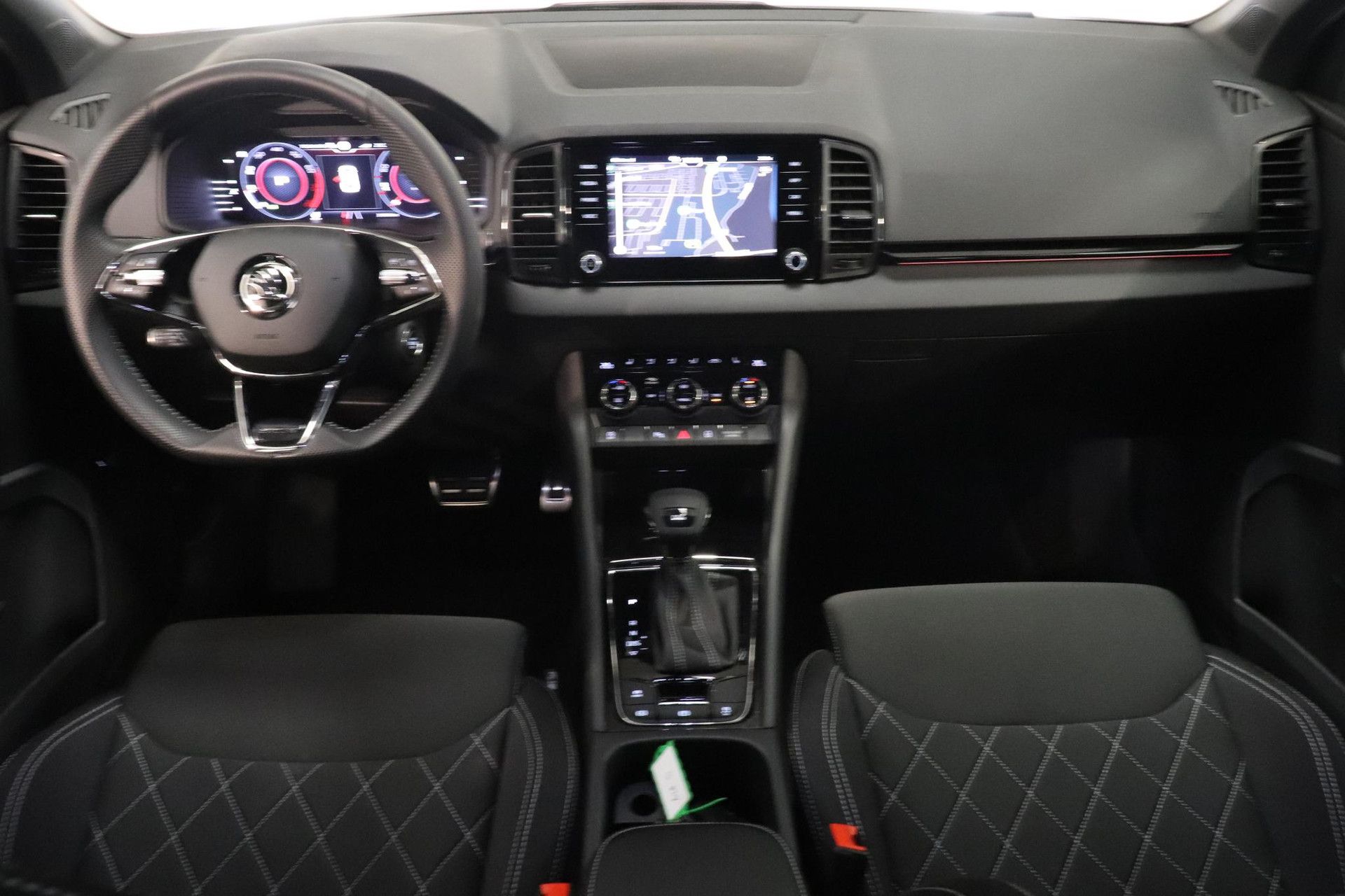 Skoda Karoq met kenteken L-840-PZ – interieur