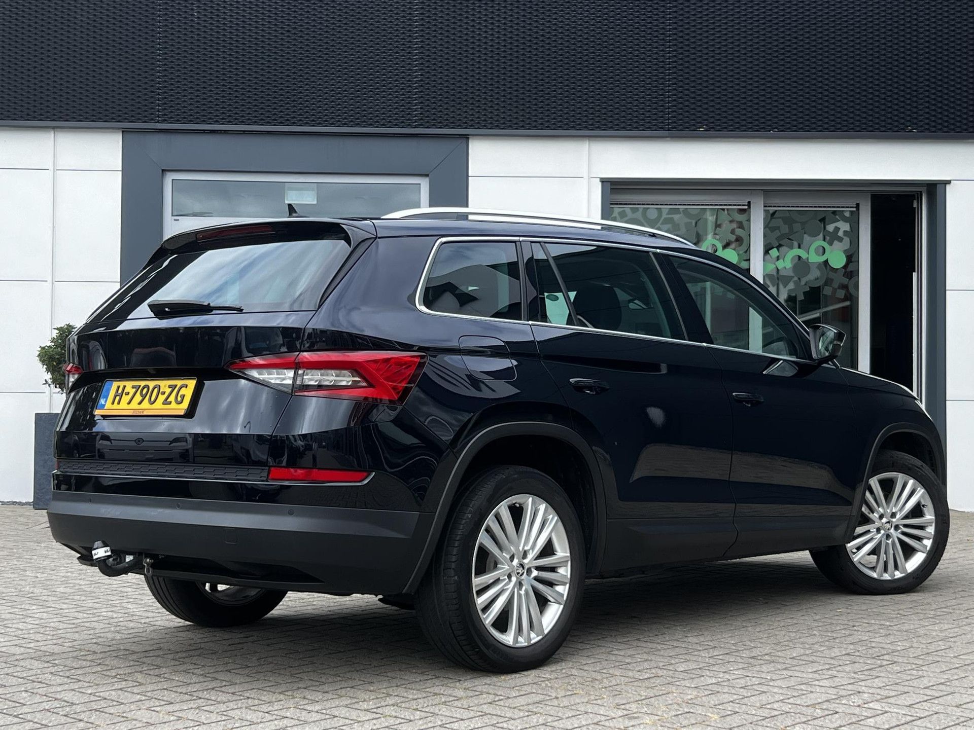 Skoda Kodiaq met kenteken H-790-ZG – achteraanzicht