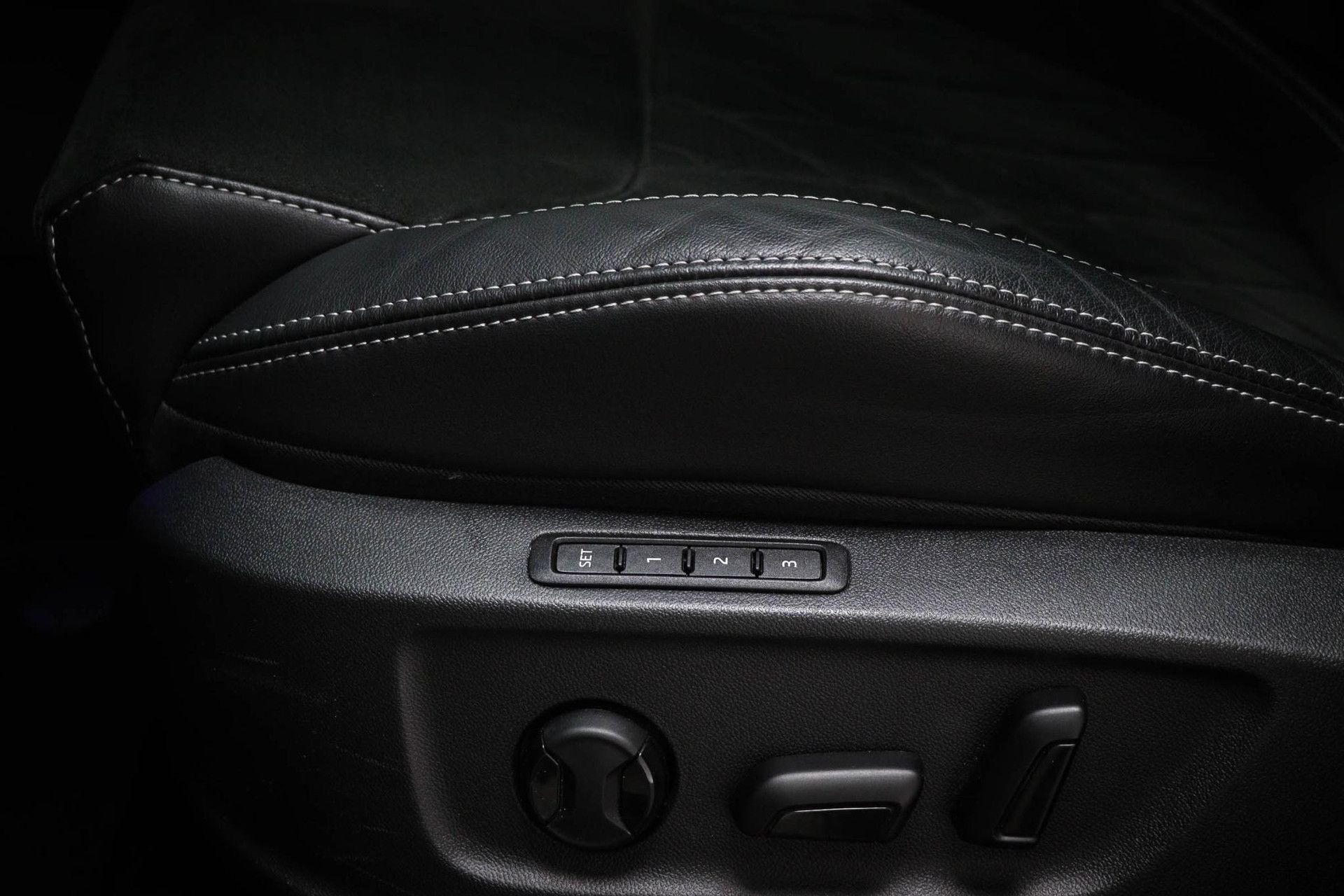 Skoda Kodiaq met kenteken HJD-44-L – detailfoto