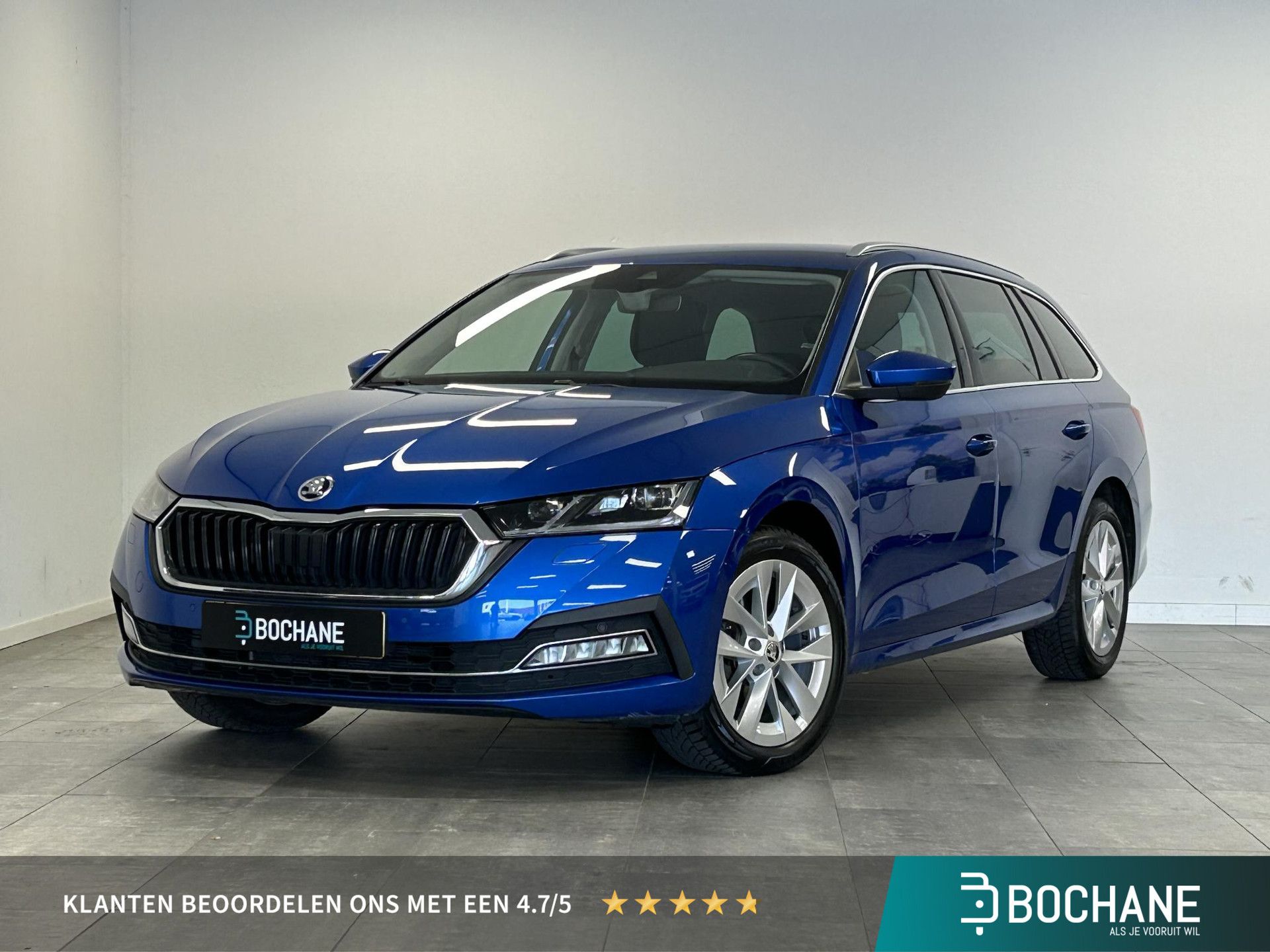 Skoda Octavia met kenteken K-827-DX – vooraanzicht