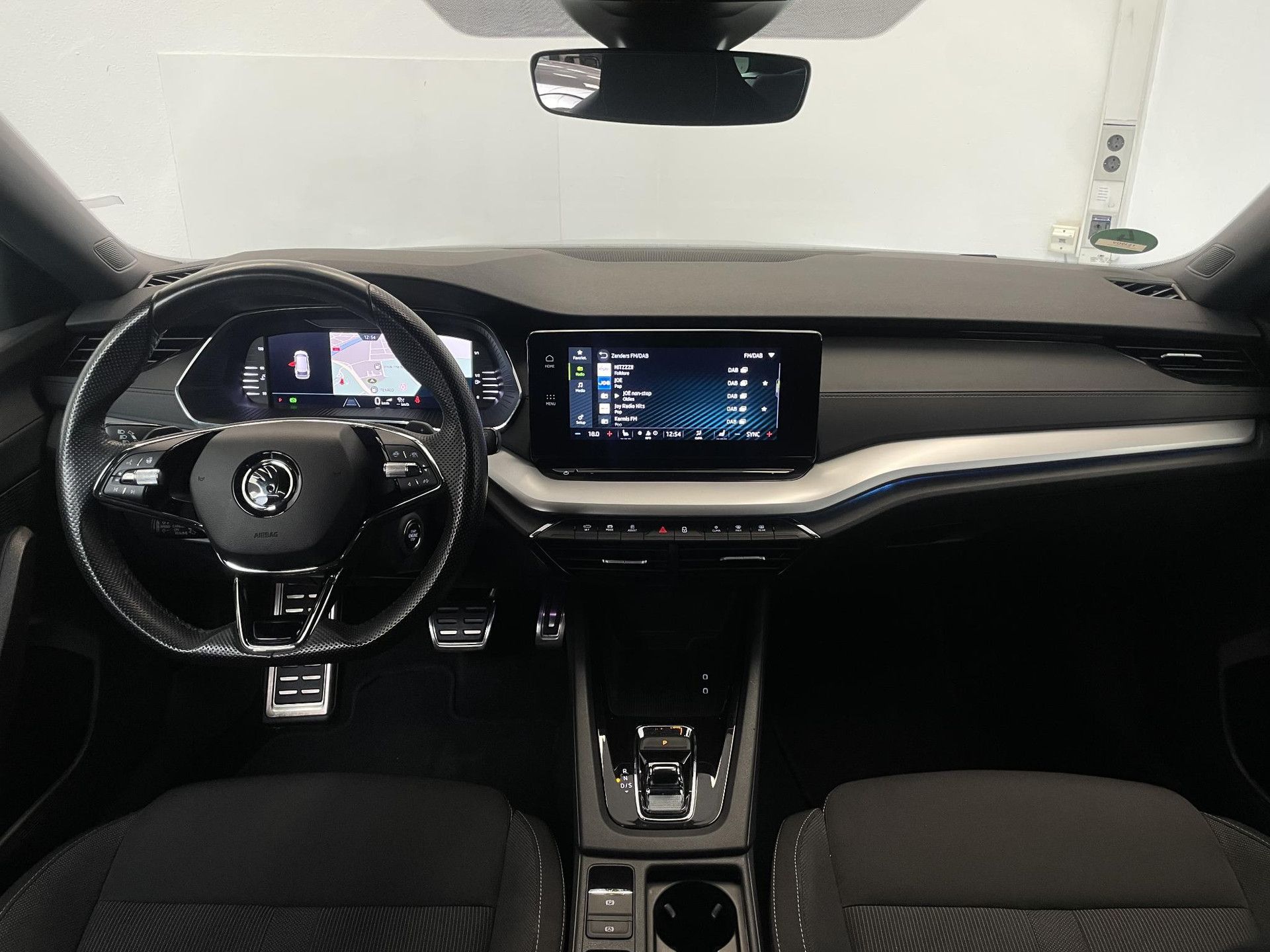 Skoda Octavia met kenteken T-539-DV – dashboard