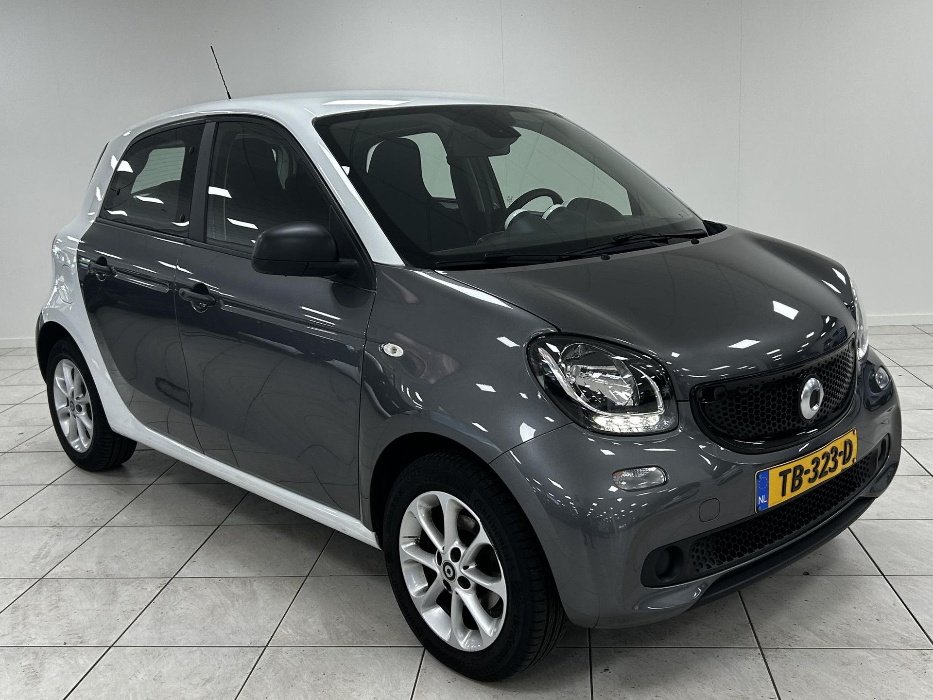 Smart Forfour met kenteken TB-323-D – dashboard