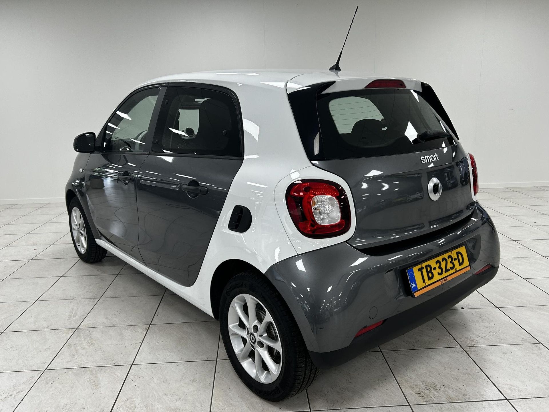 Smart Forfour met kenteken TB-323-D – detailfoto