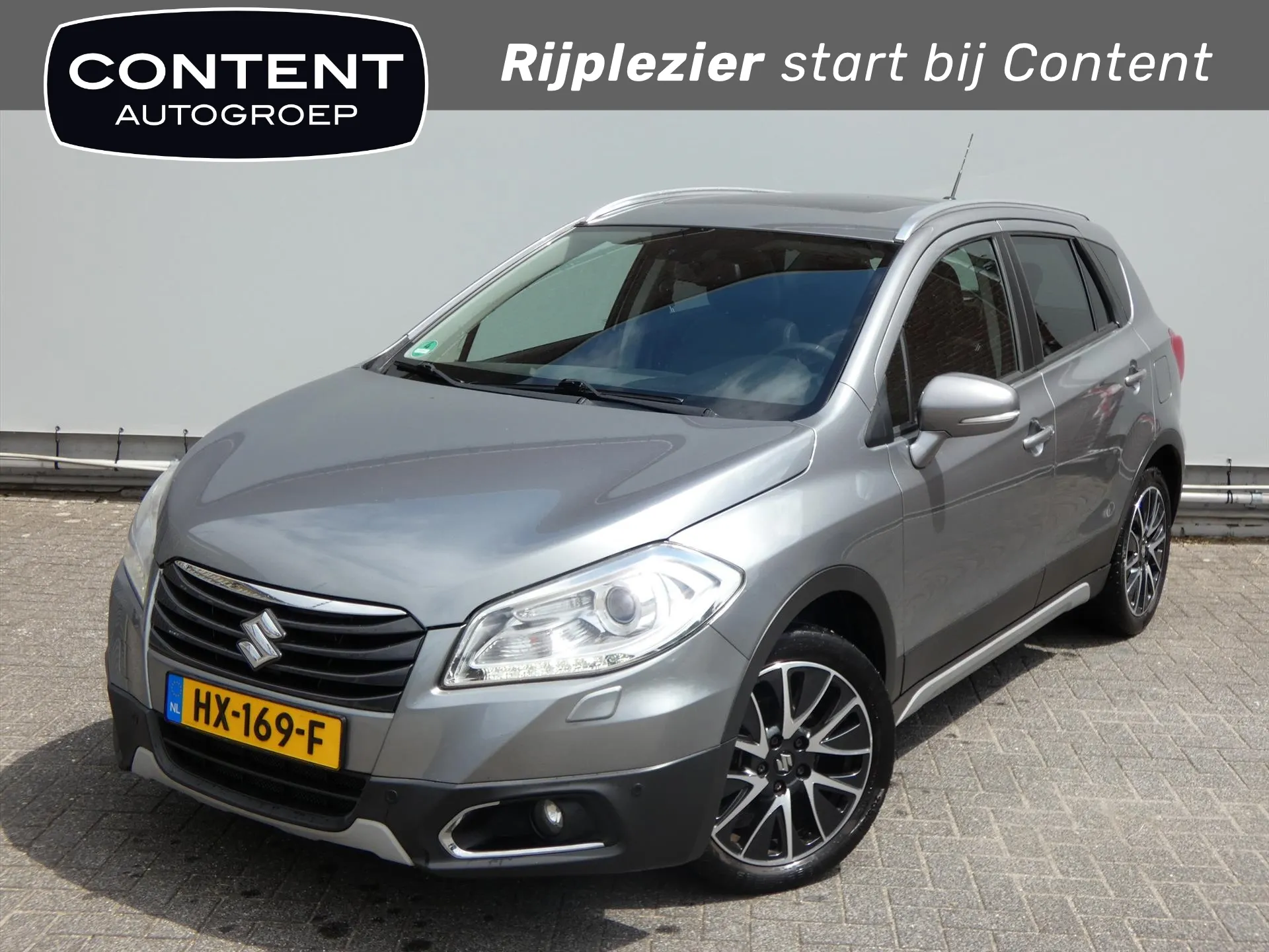 Suzuki S-Cross met kenteken HX-169-F – vooraanzicht