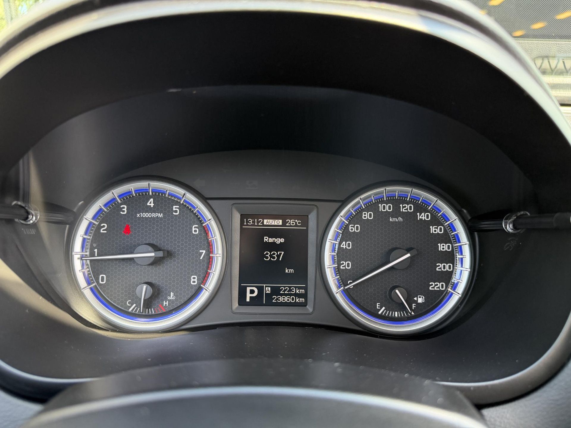 Suzuki S-Cross met kenteken KHG-10-Z – dashboard