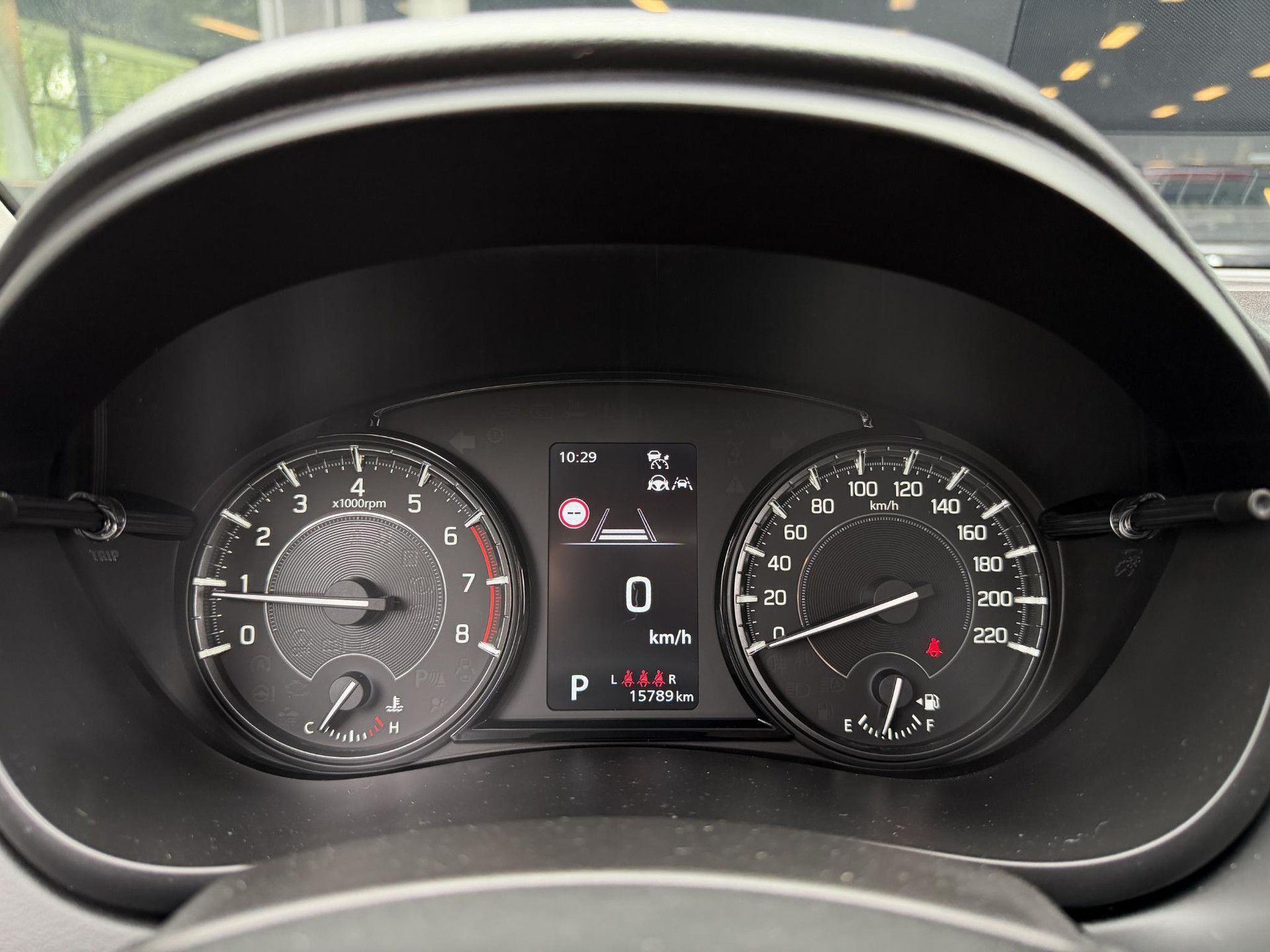 Suzuki S-Cross met kenteken KLF-92-Z – dashboard
