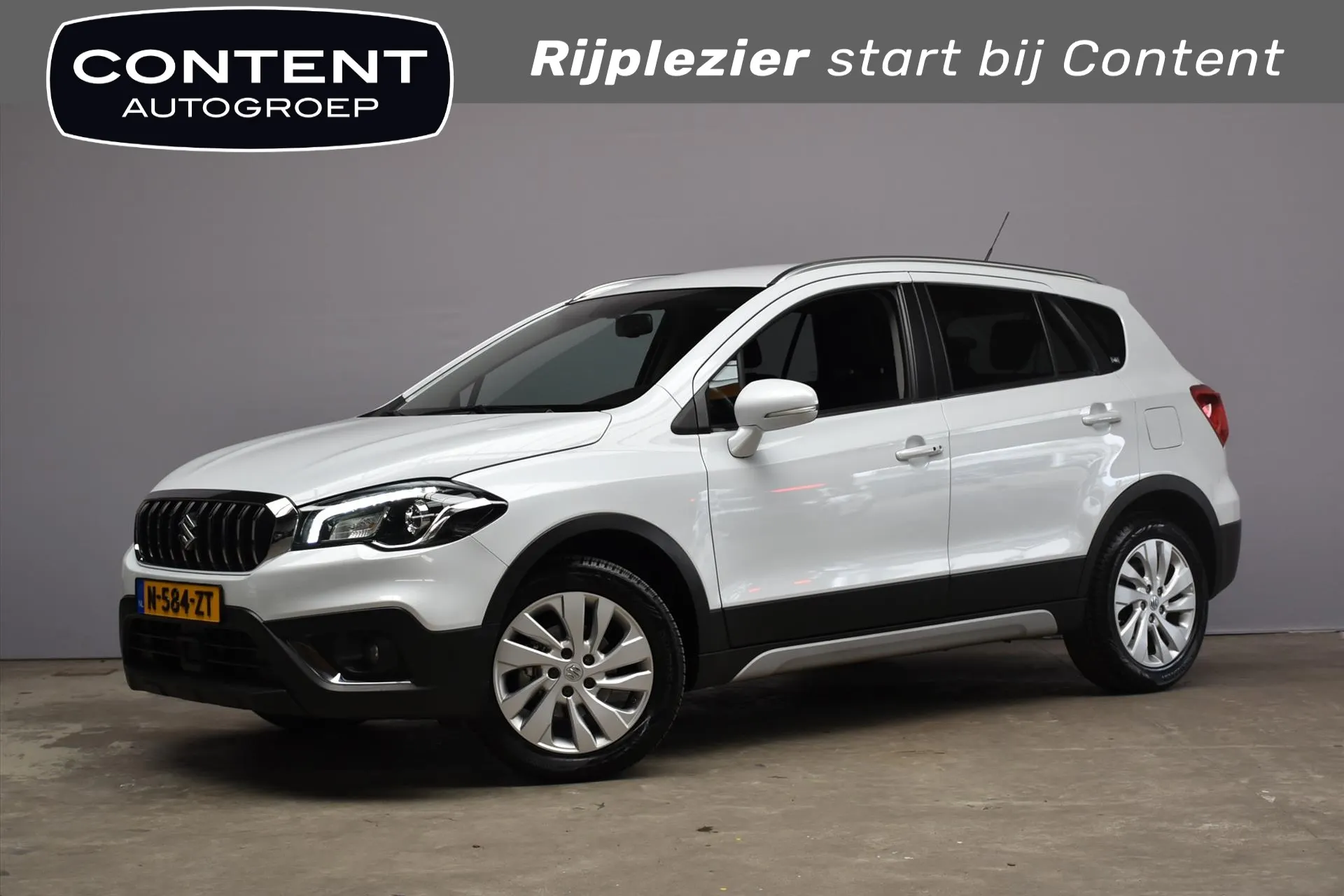 Suzuki S-Cross met kenteken N-584-ZT – vooraanzicht