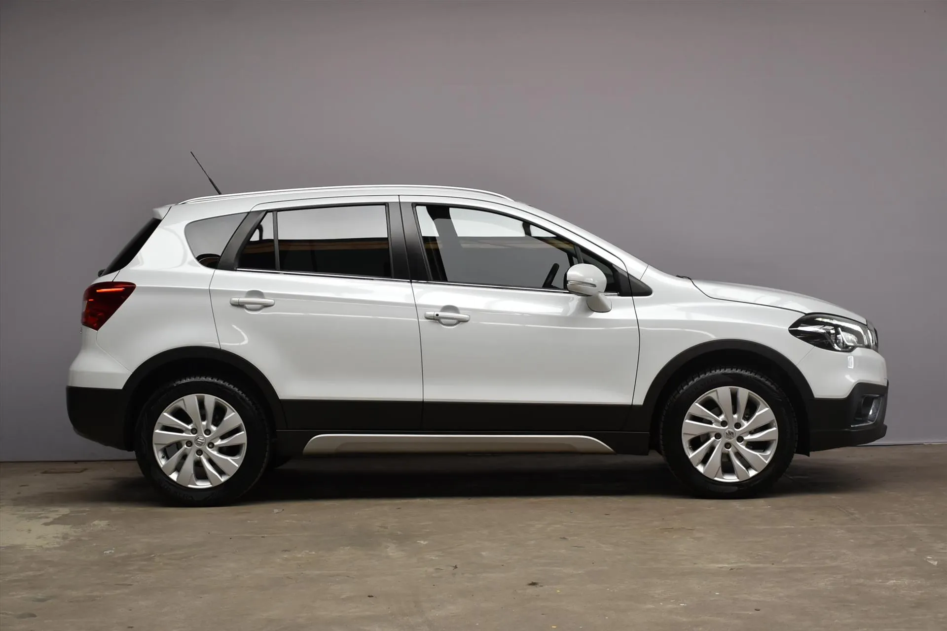 Suzuki S-Cross met kenteken N-584-ZT – dashboard
