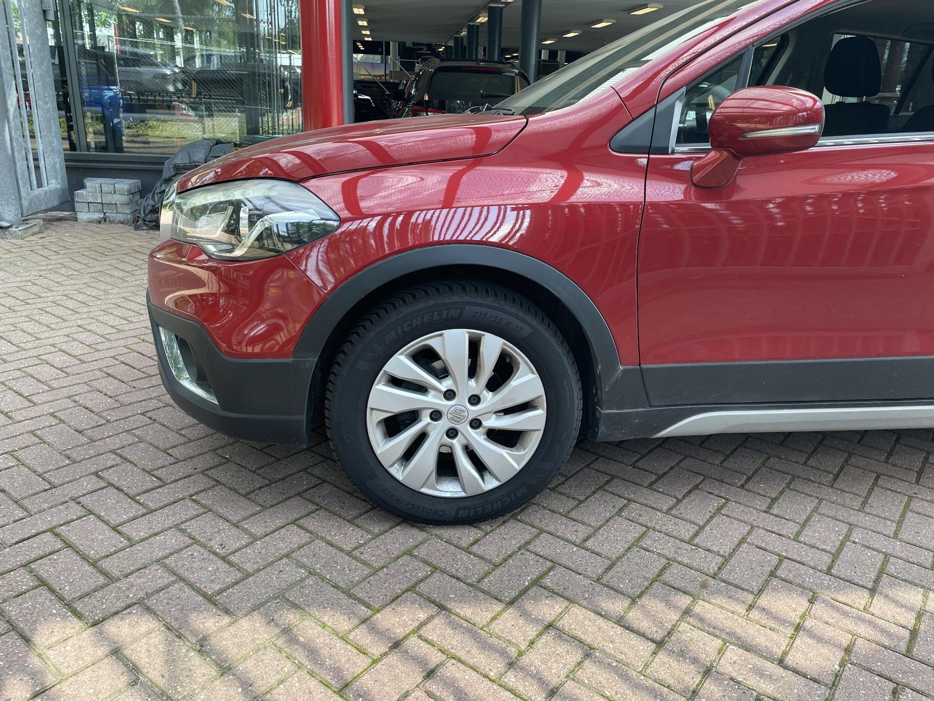 Suzuki S-Cross met kenteken XS-394-J – interieur