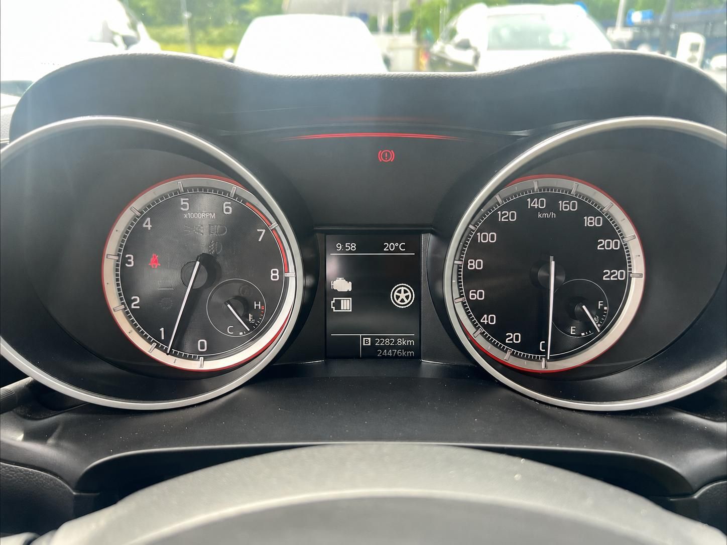 Suzuki Swift met kenteken J-291-GL – dashboard