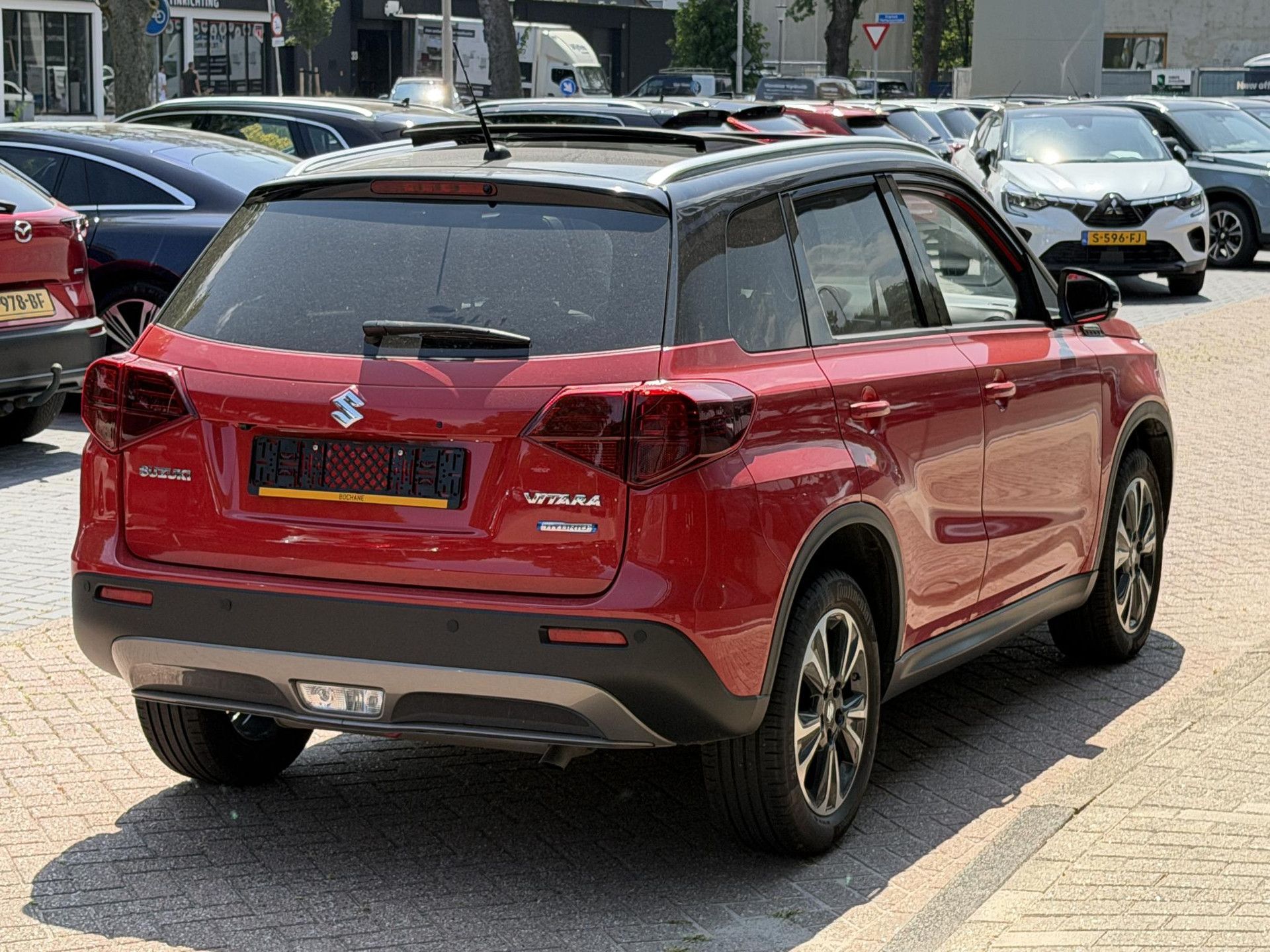 Suzuki Vitara met kenteken KRH-38-N – interieur