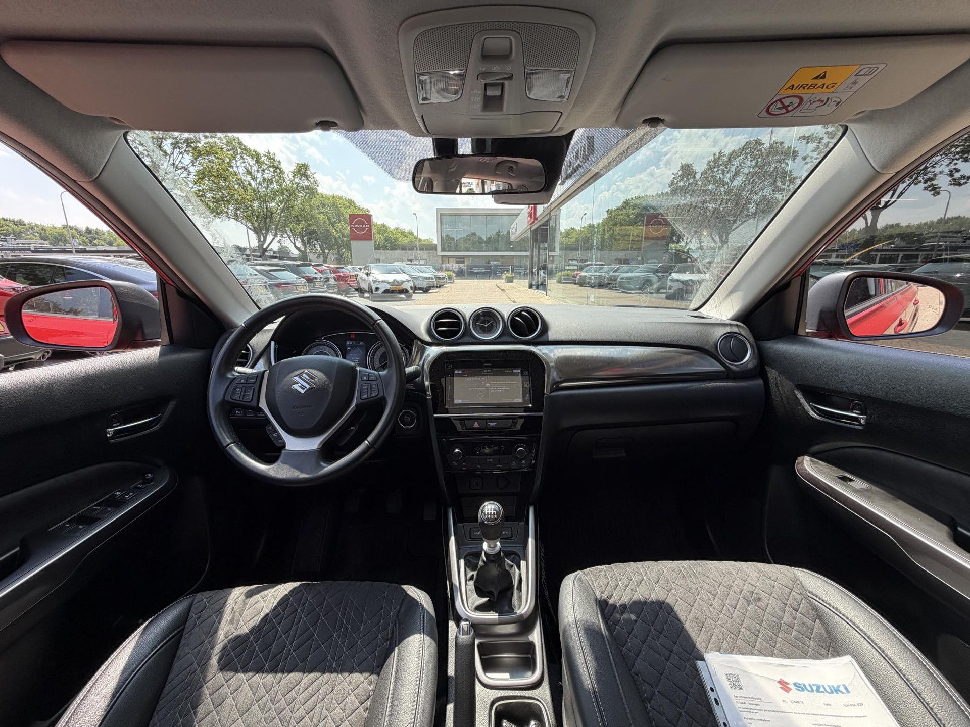 Suzuki Vitara met kenteken KRH-38-N – dashboard