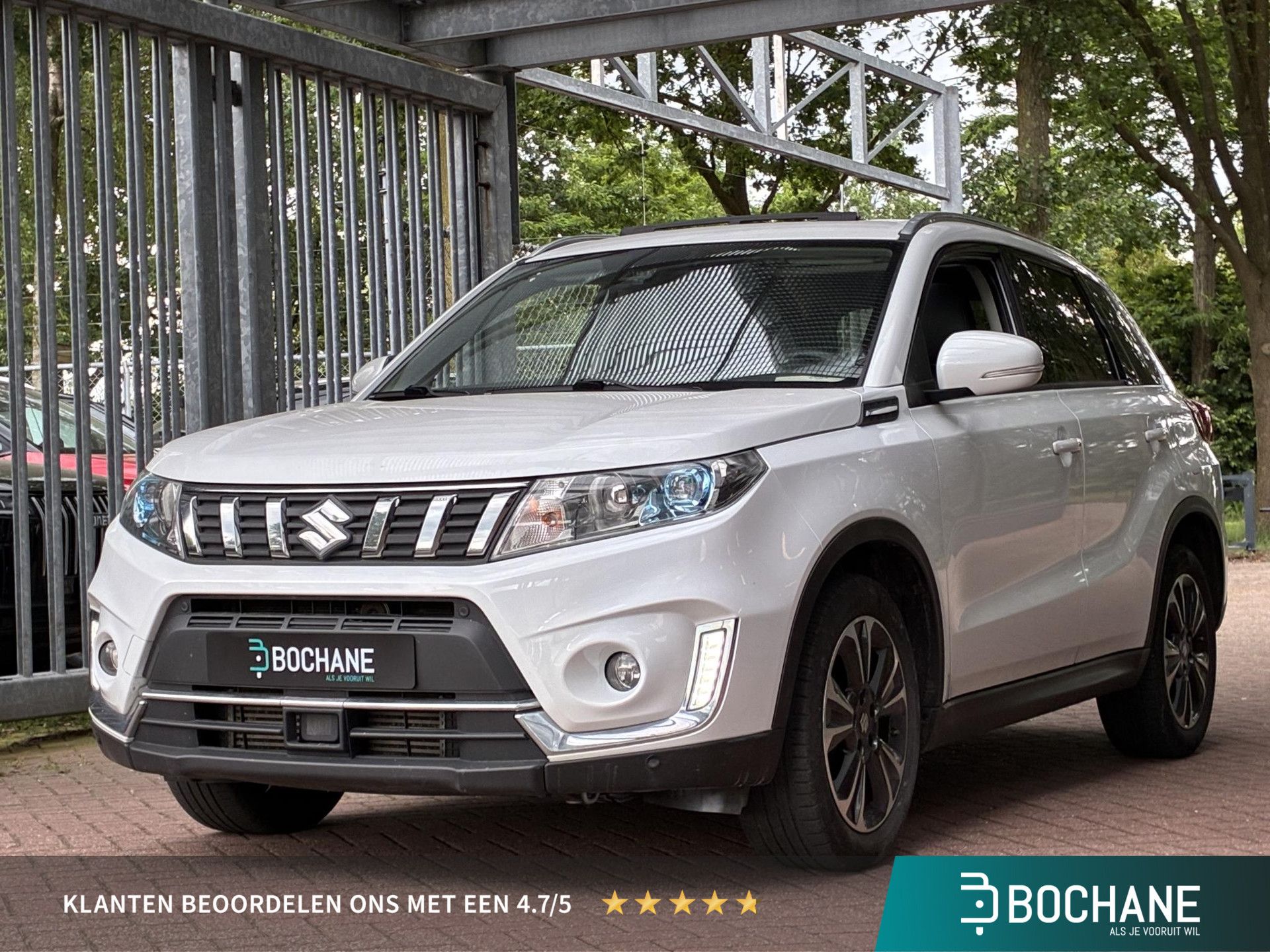 Suzuki Vitara met kenteken KJX-49-F – vooraanzicht