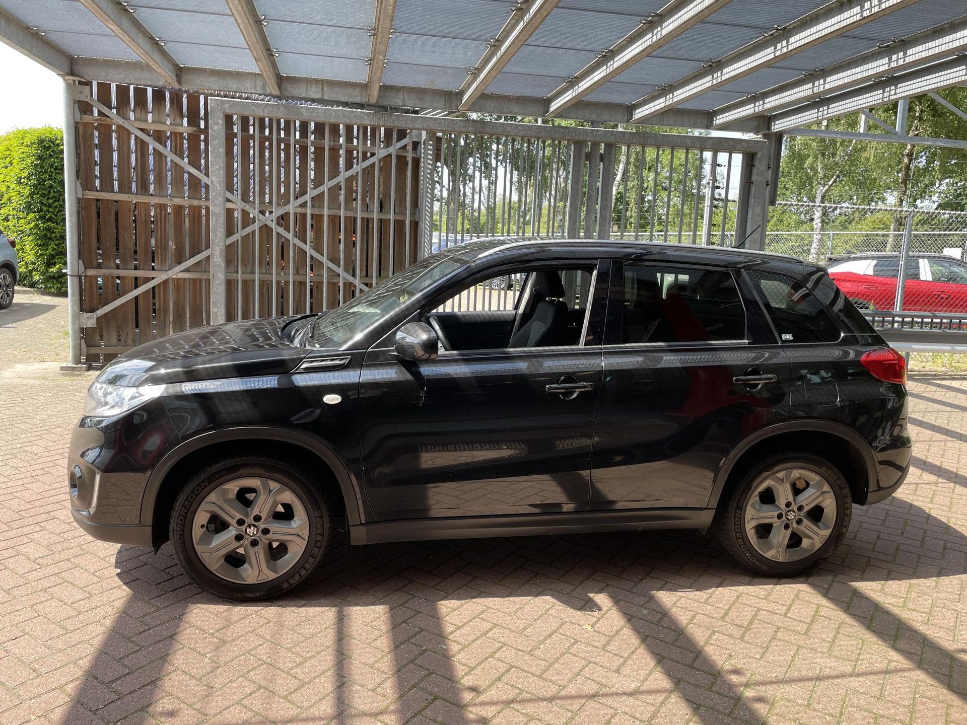 Suzuki Vitara met kenteken KPD-28-P – detailfoto
