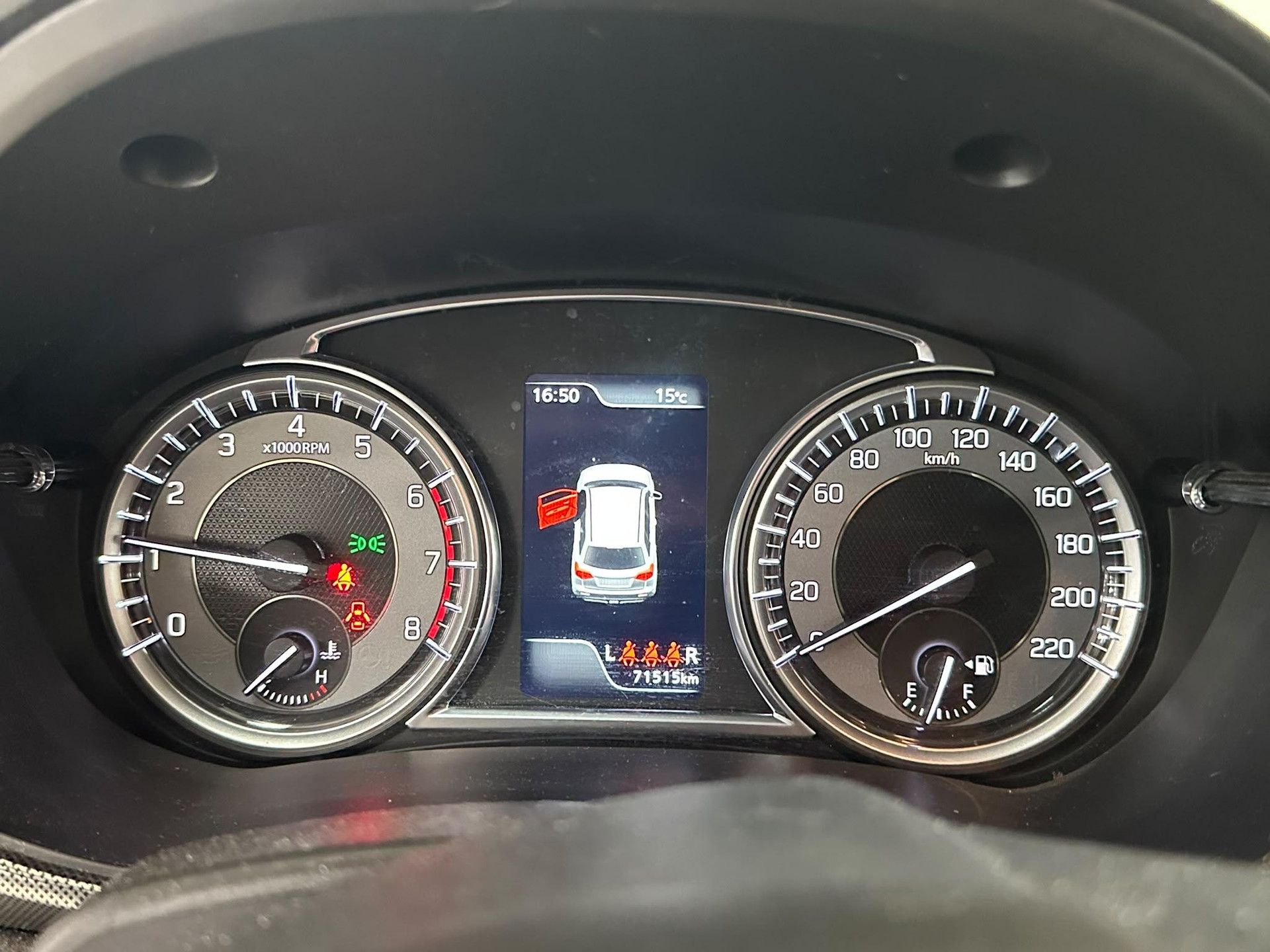 Suzuki Vitara met kenteken N-494-VJ – detailfoto