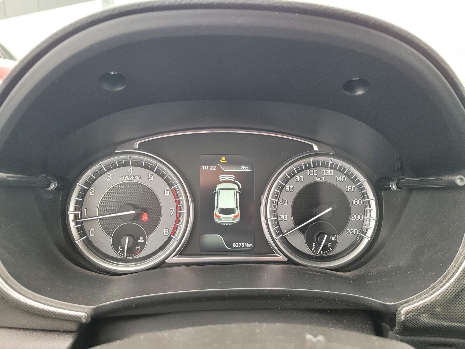 Suzuki Vitara met kenteken P-697-BR – dashboard