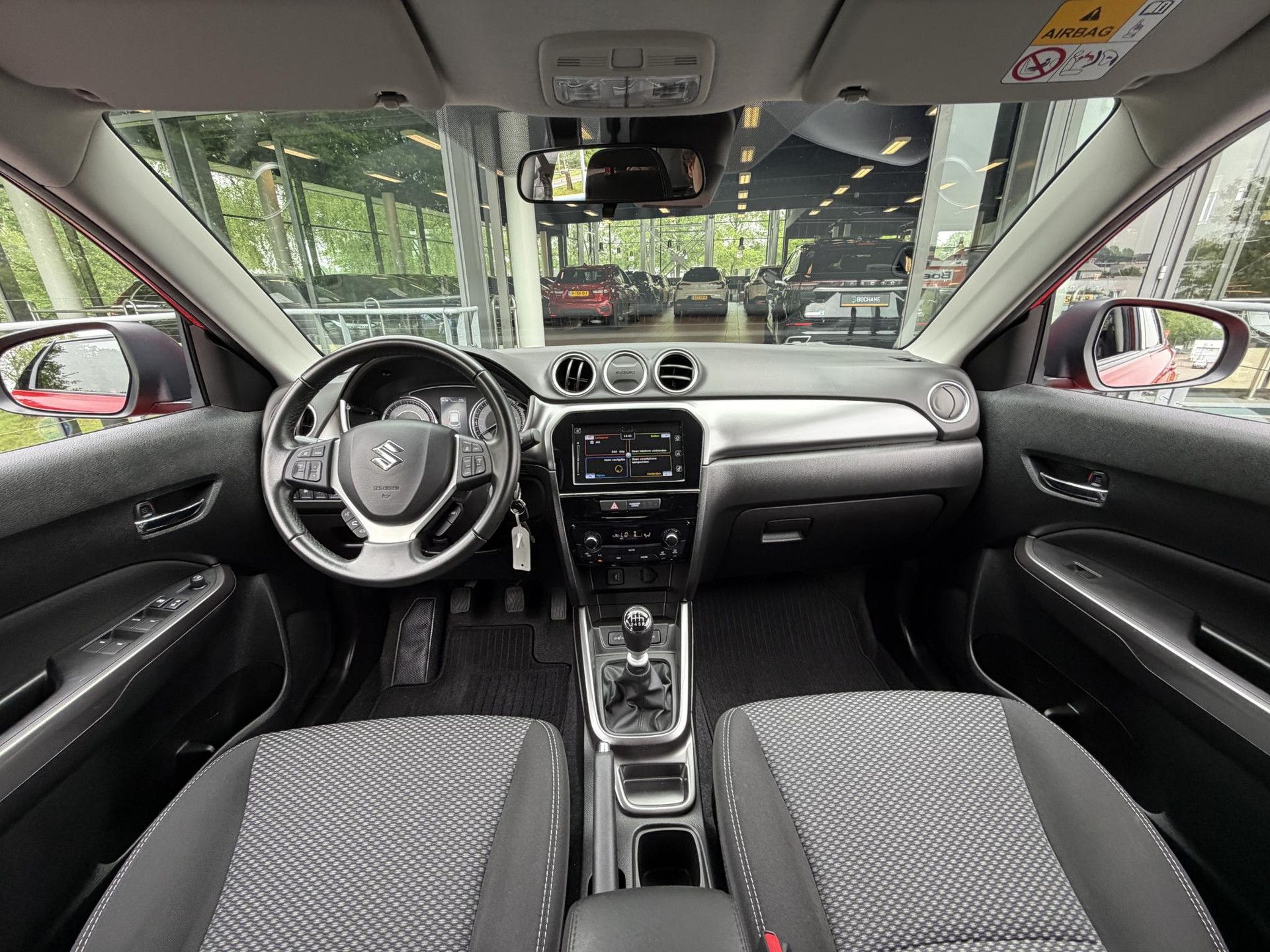 Suzuki Vitara met kenteken S-324-FN – interieur