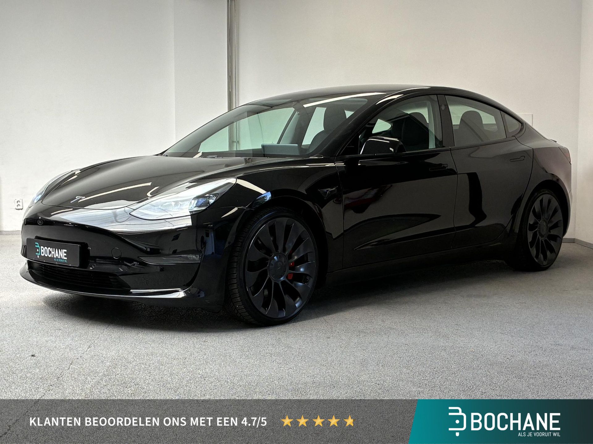 Tesla Model3 met kenteken L-462-JB – vooraanzicht