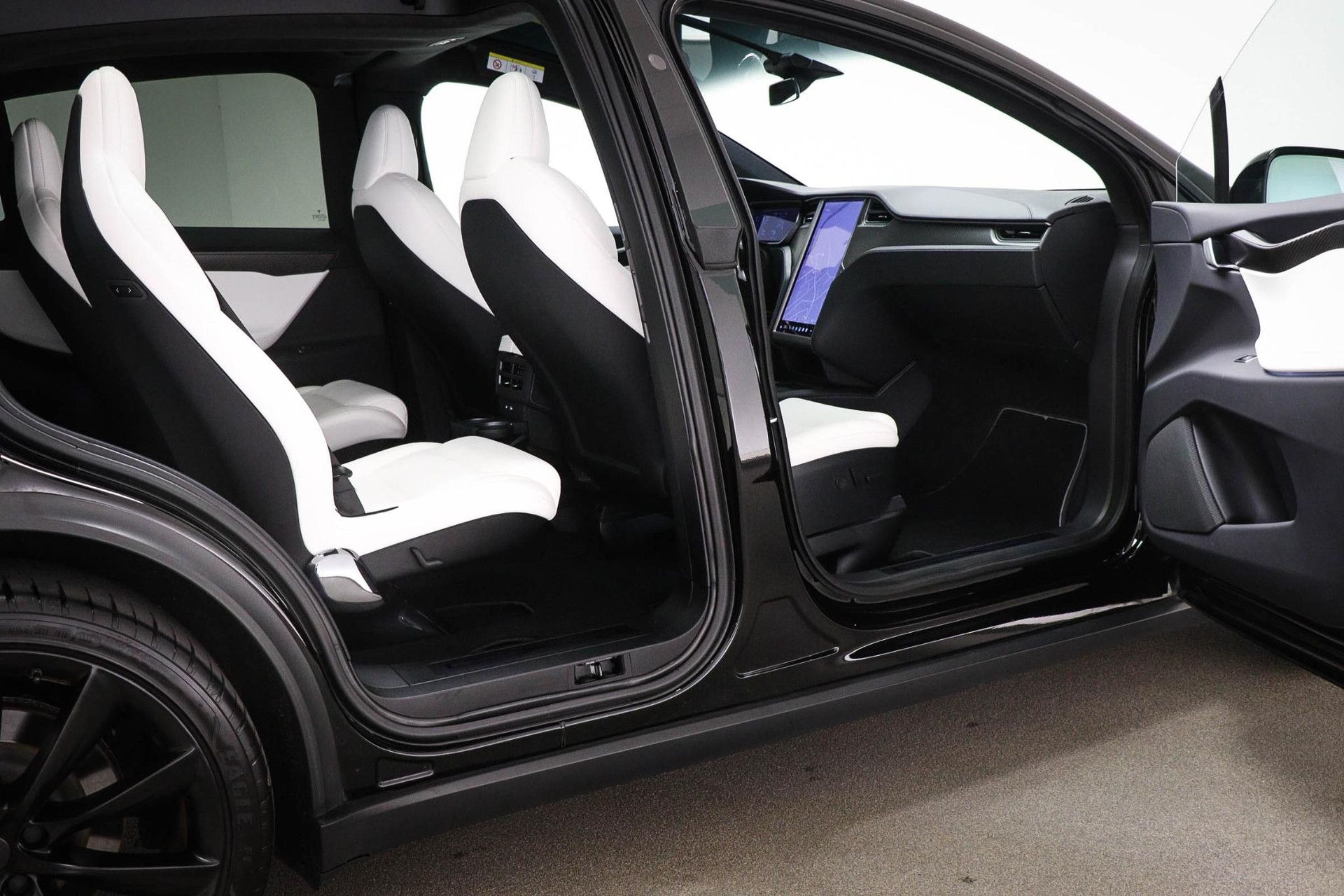 Tesla ModelX met kenteken J-692-PH – dashboard