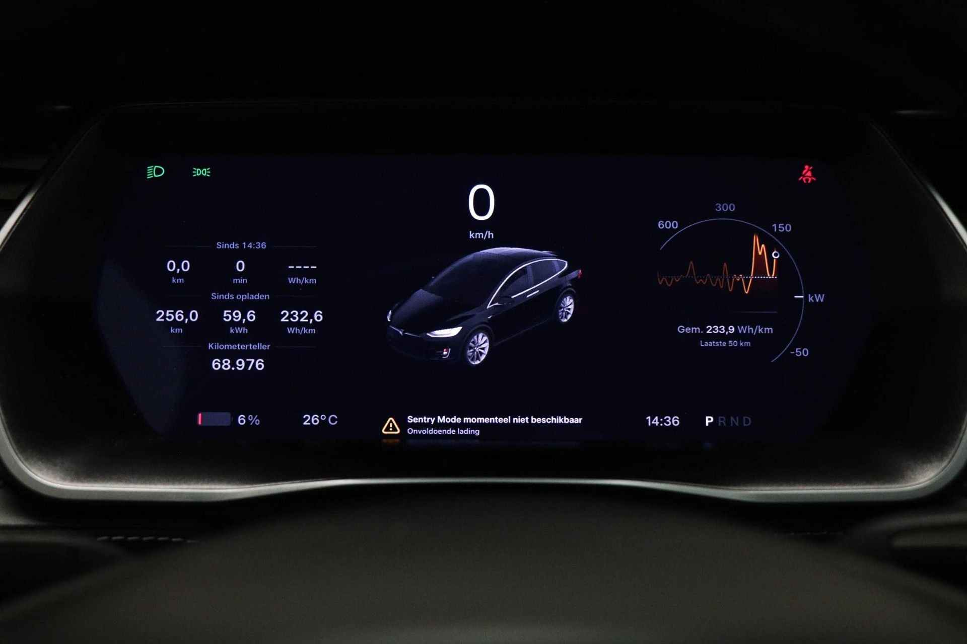 Tesla ModelX met kenteken J-692-PH – detailfoto