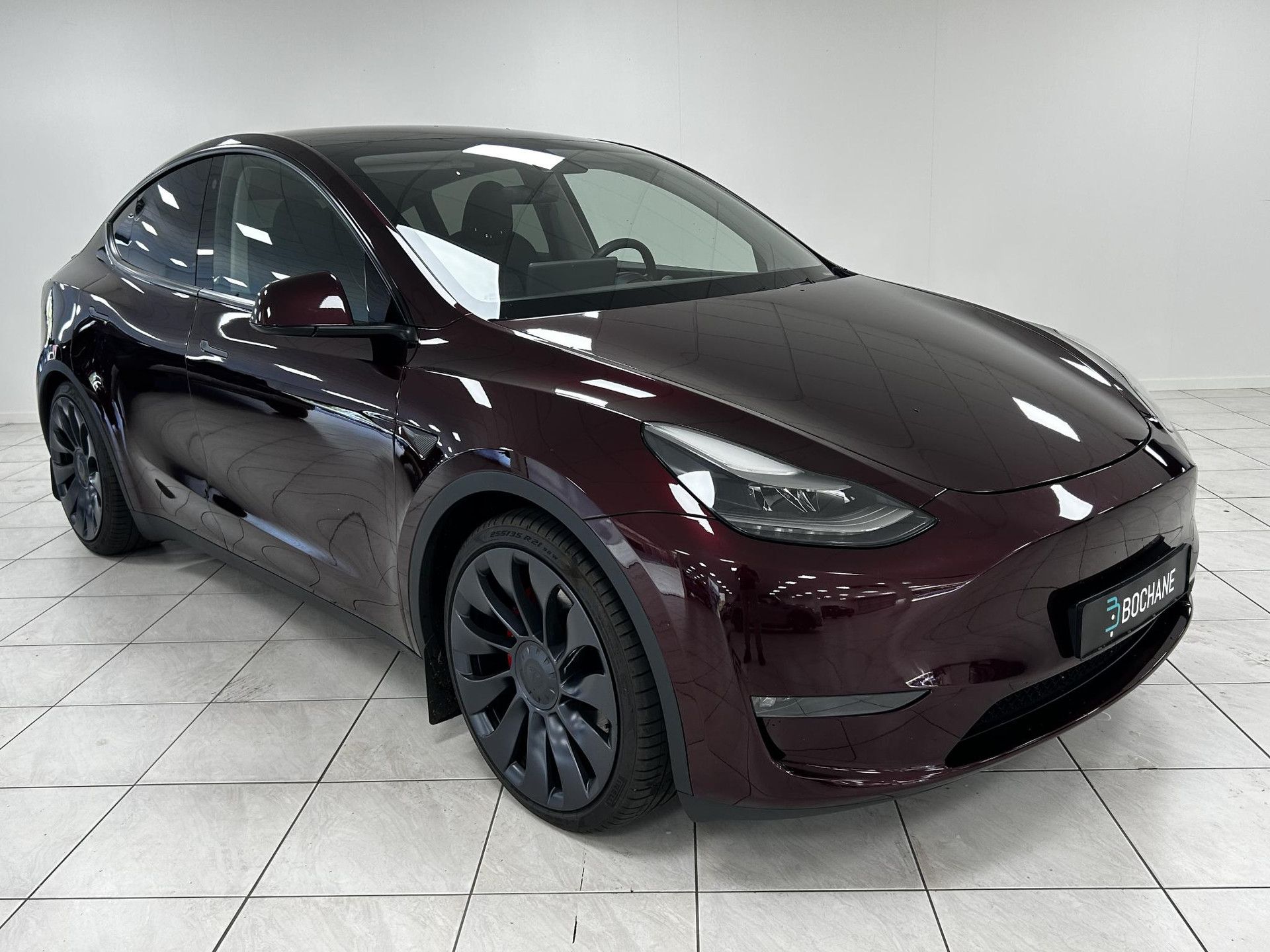 Tesla ModelY met kenteken X-971-JB – detailfoto